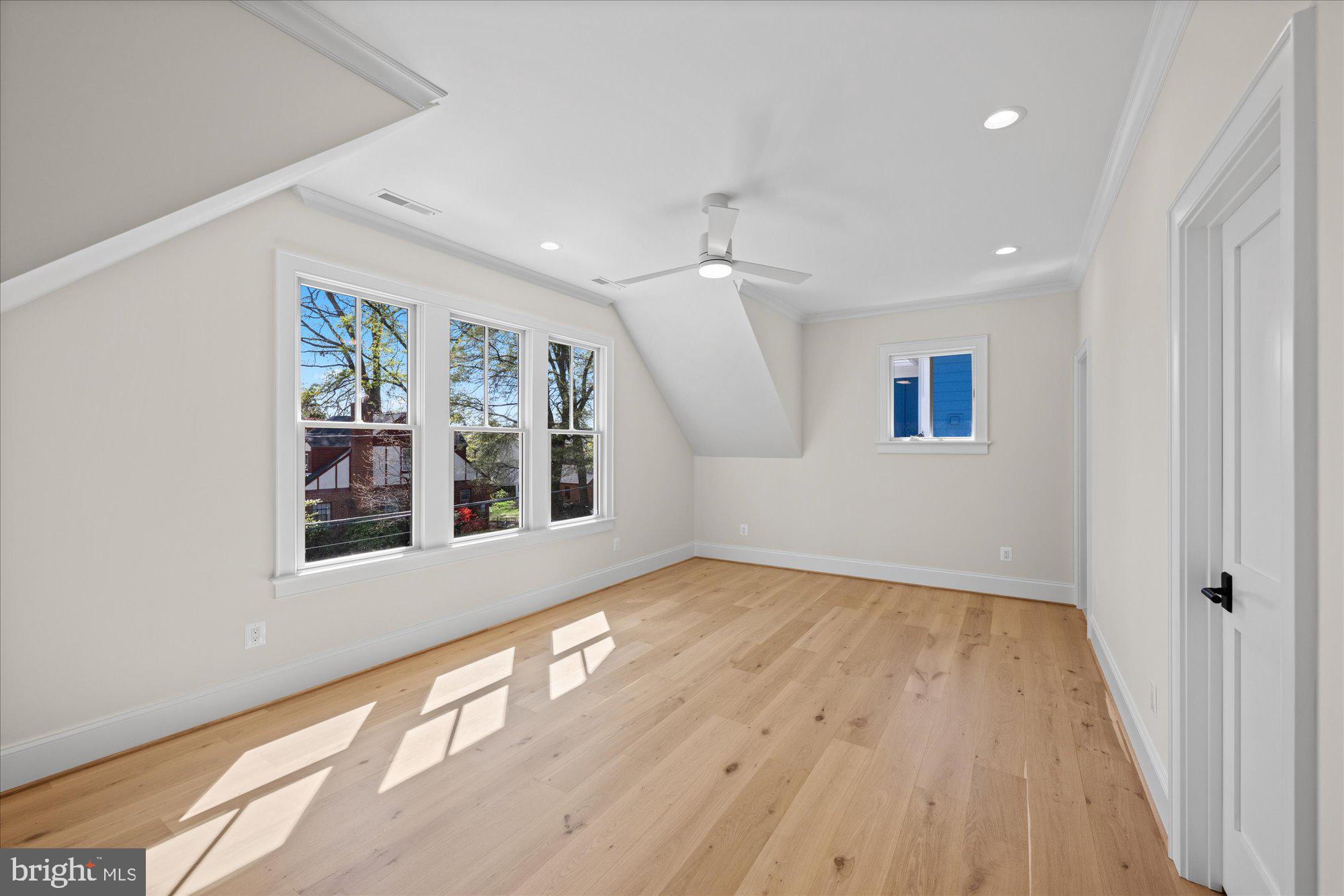 WAVERLY HILLS - Residential