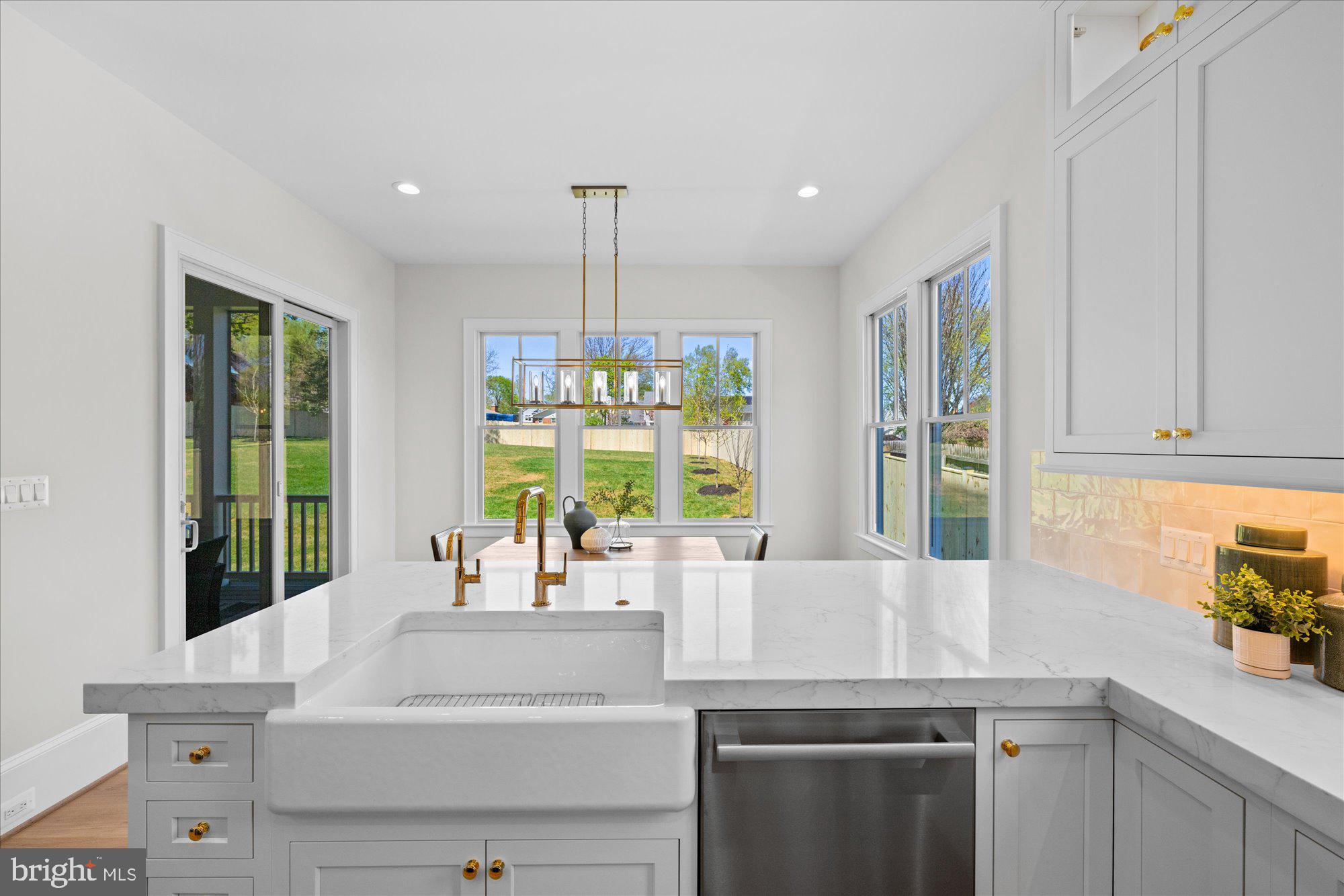 WAVERLY HILLS - Residential