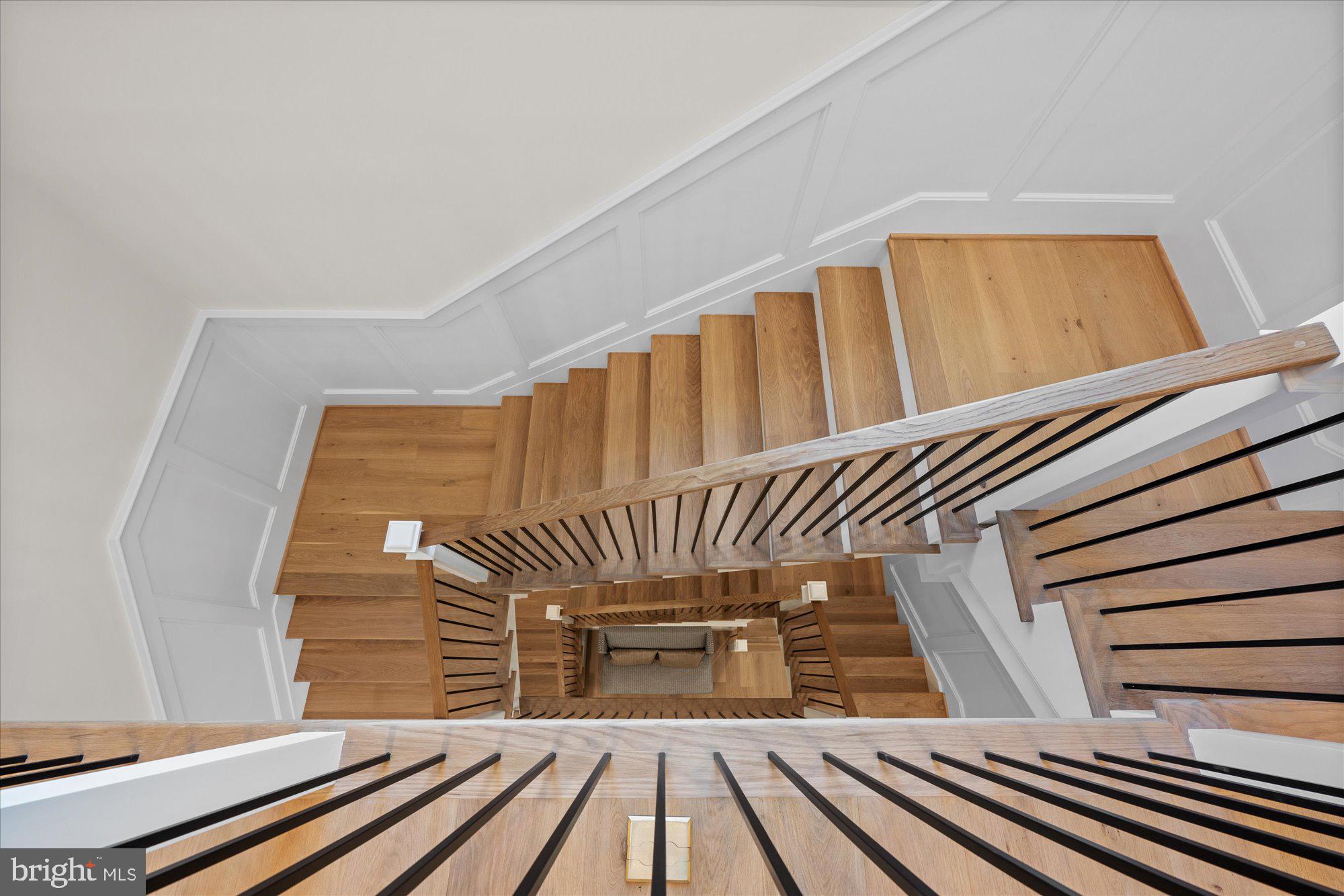 WAVERLY HILLS - Residential