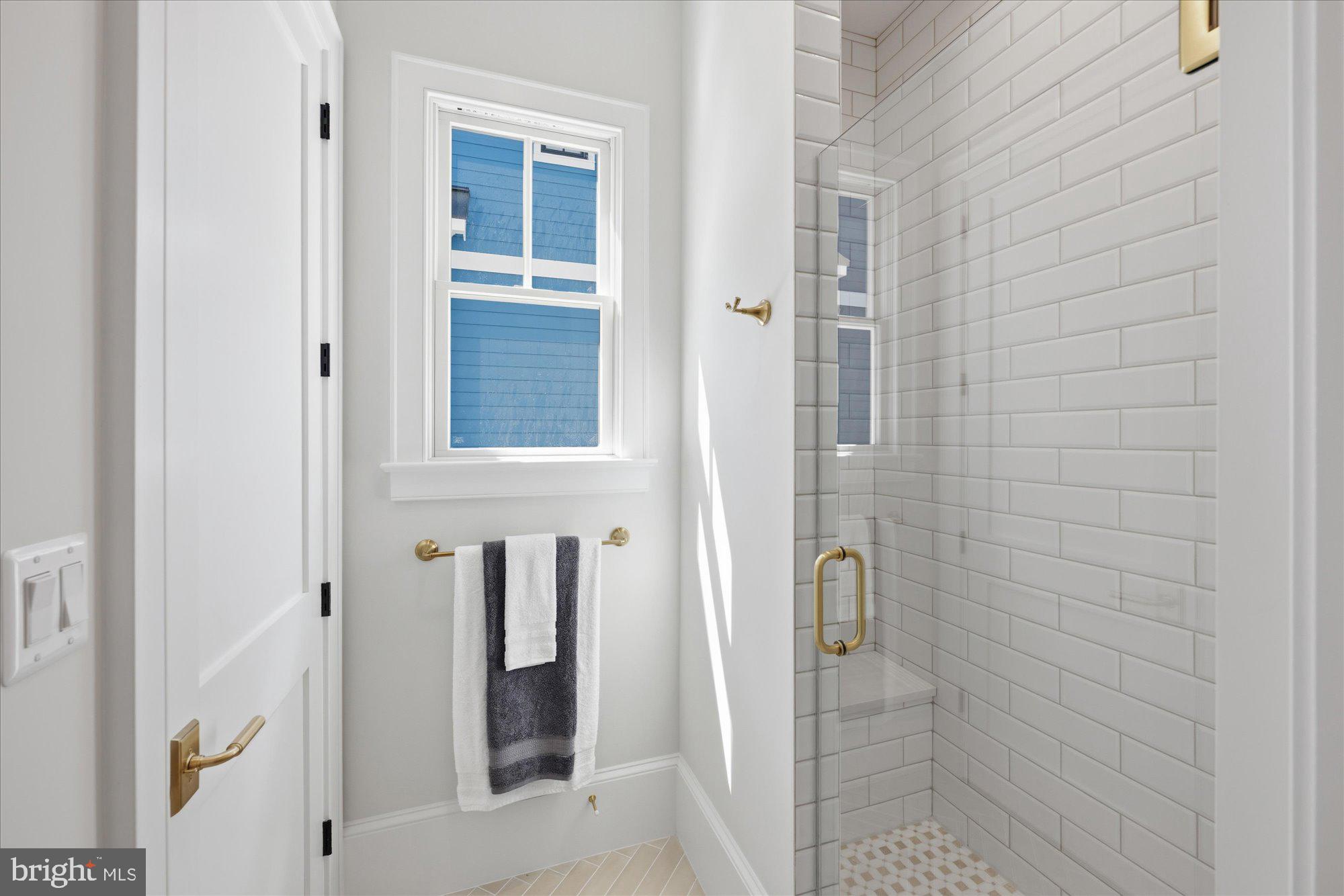 WAVERLY HILLS - Residential