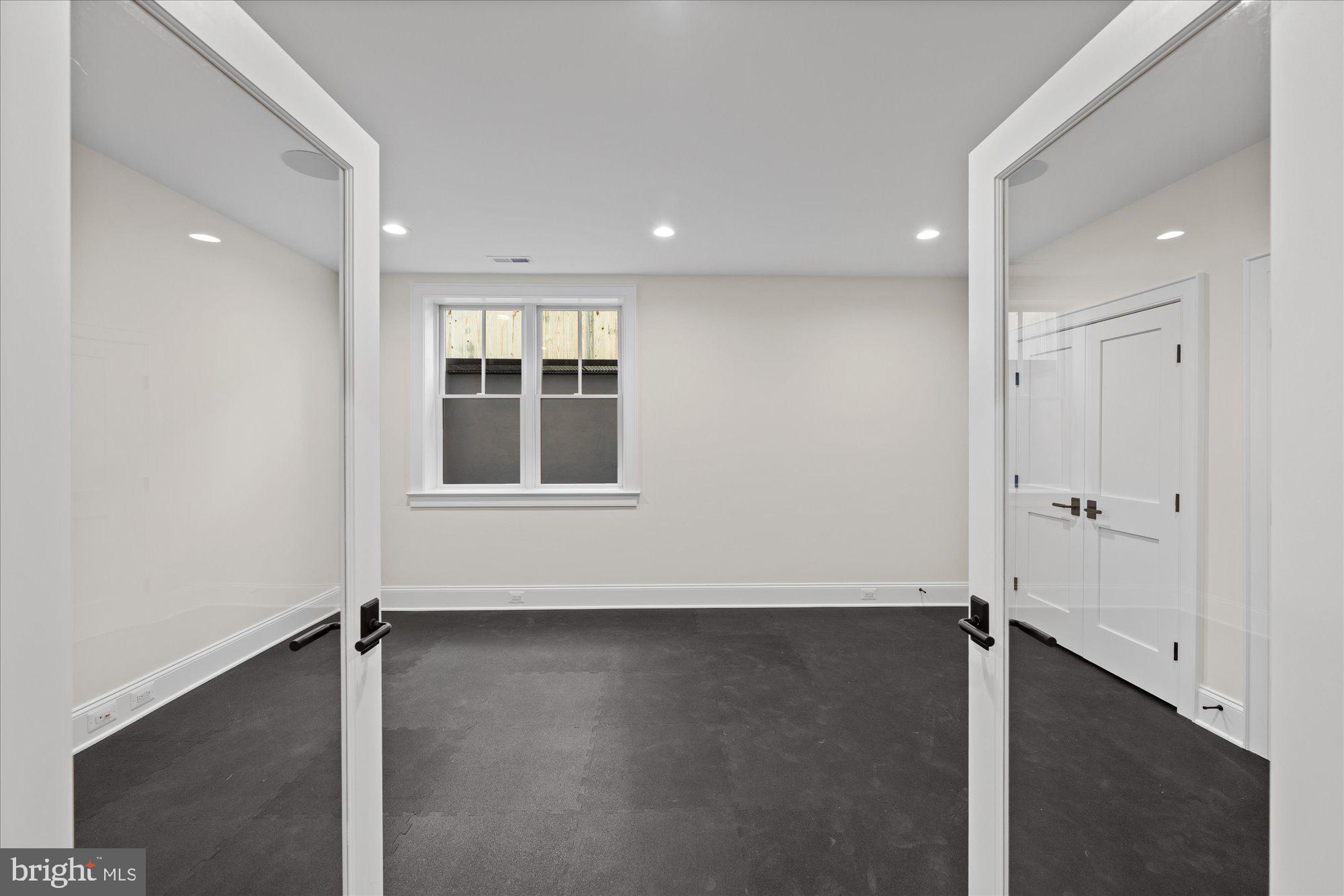 WAVERLY HILLS - Residential