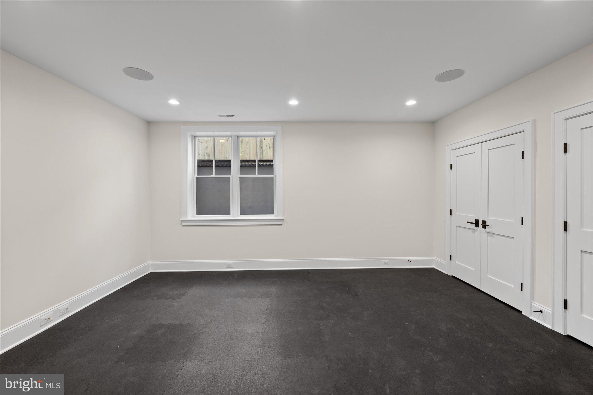 WAVERLY HILLS - Residential