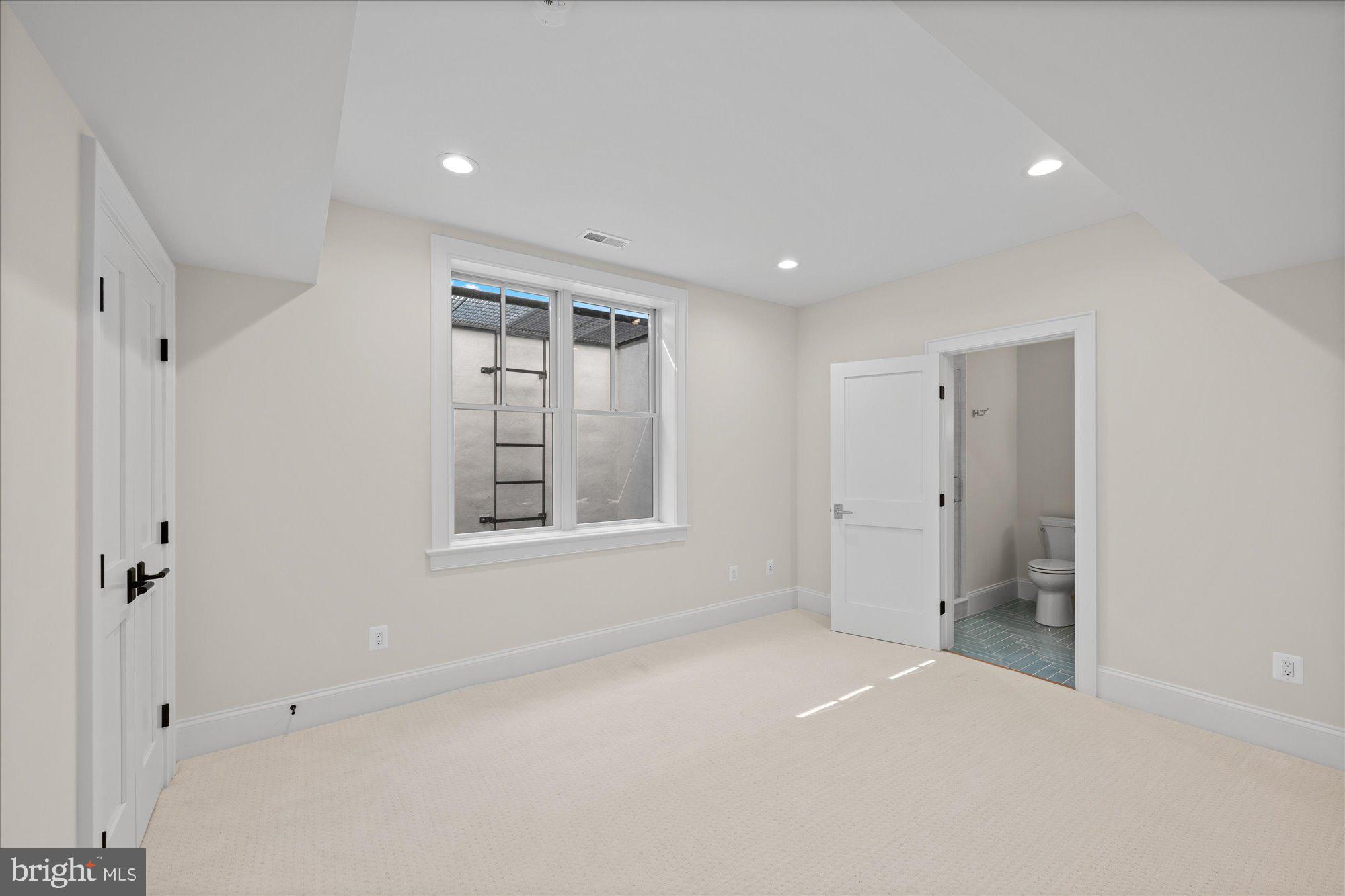 WAVERLY HILLS - Residential