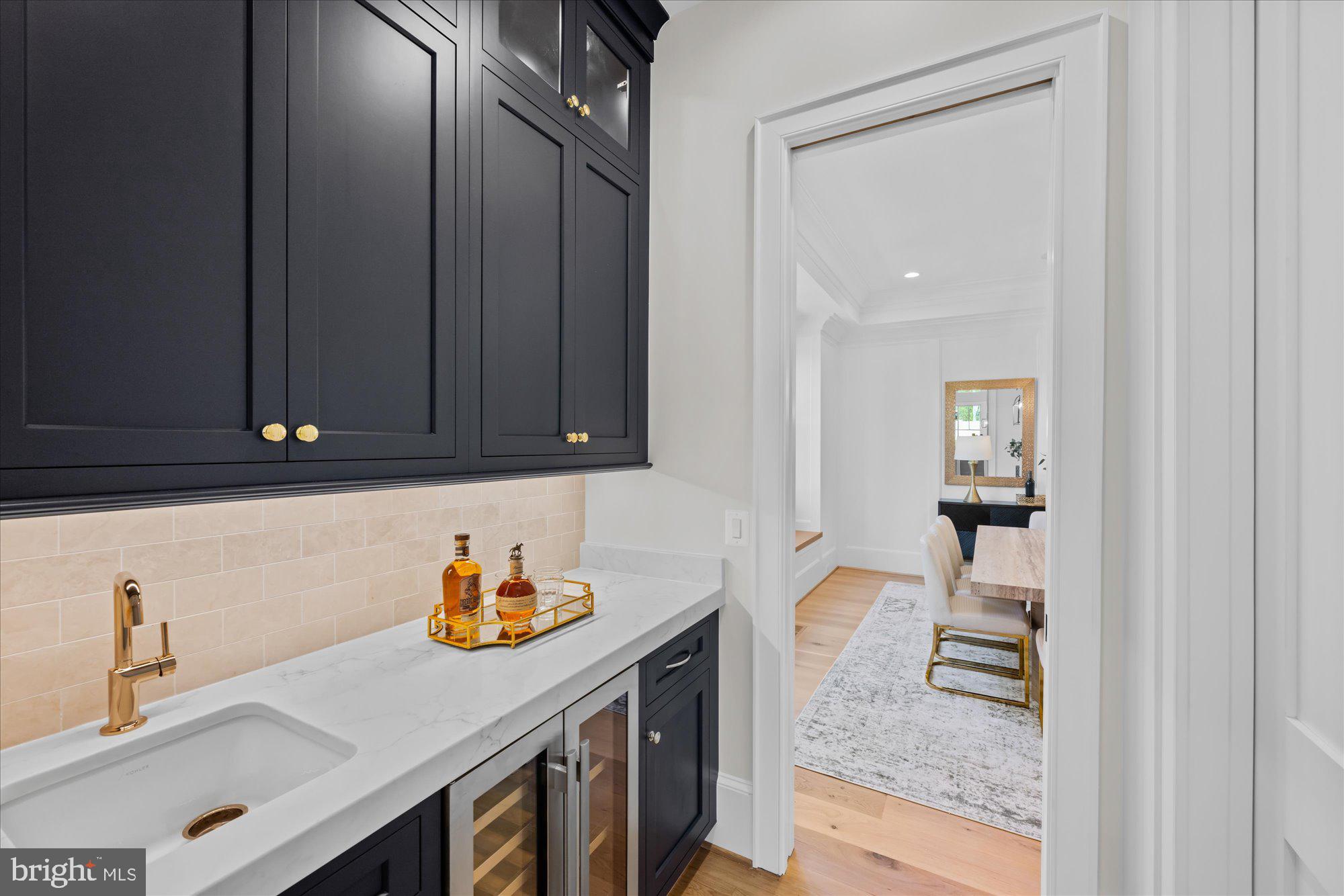 WAVERLY HILLS - Residential