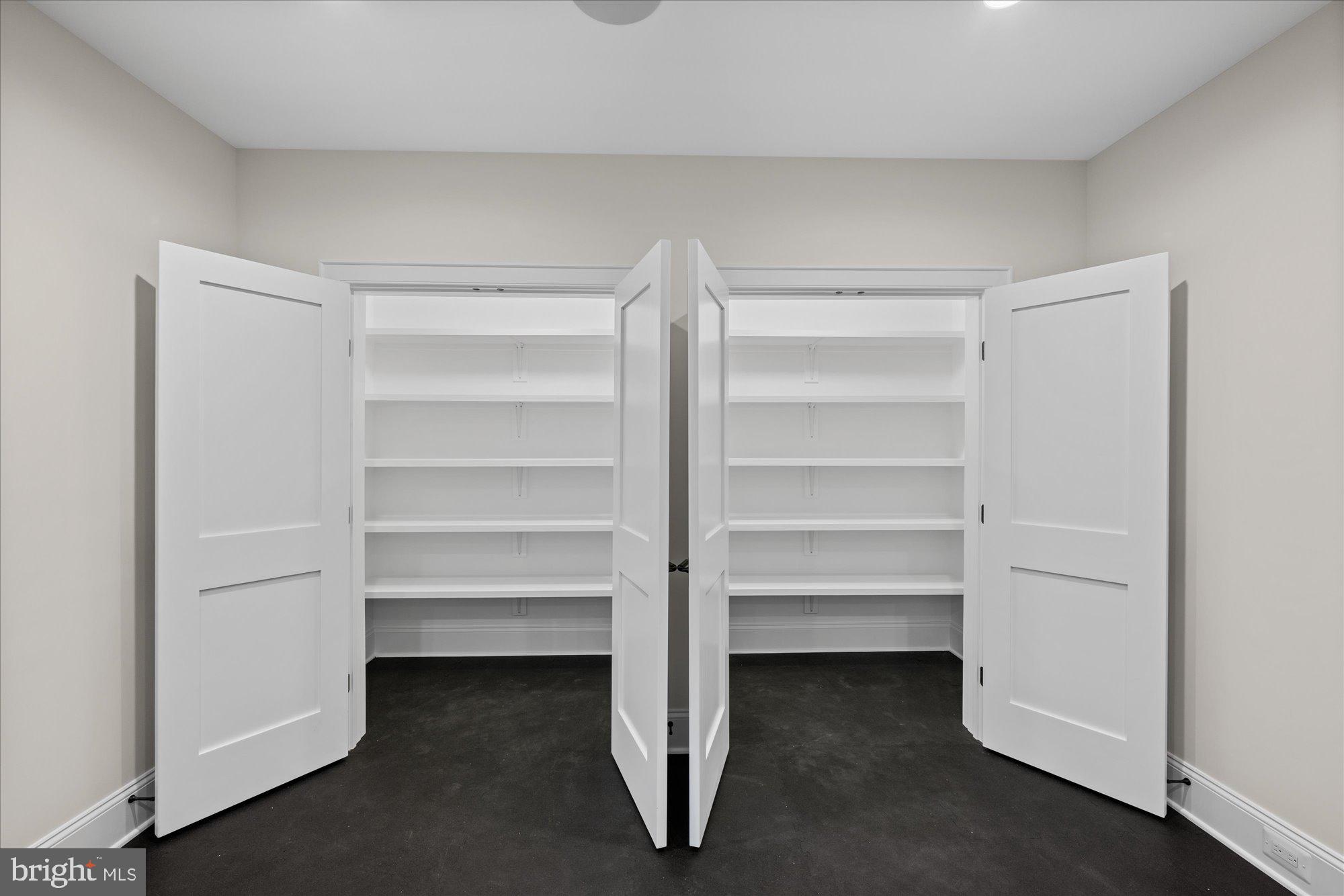 WAVERLY HILLS - Residential