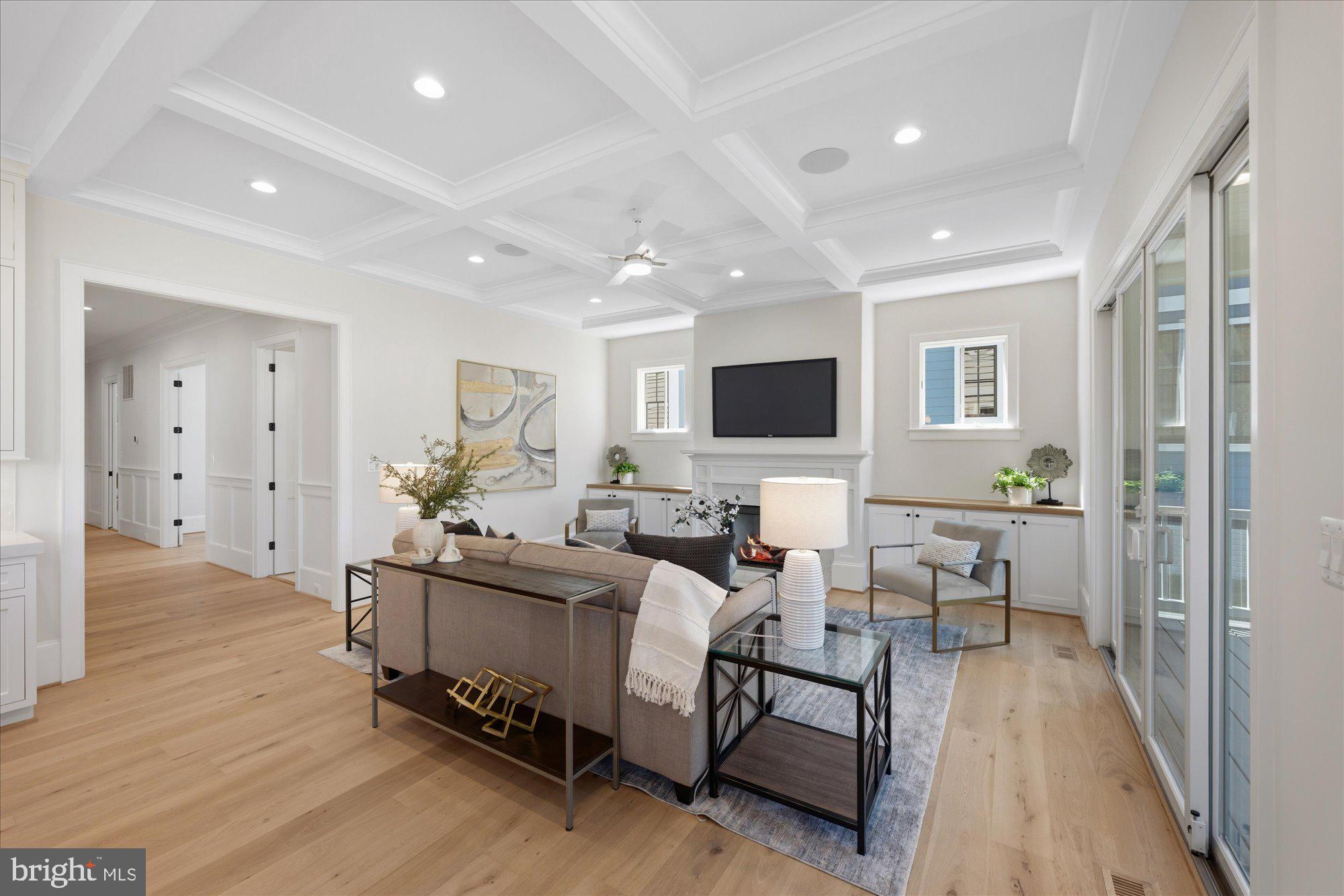 WAVERLY HILLS - Residential