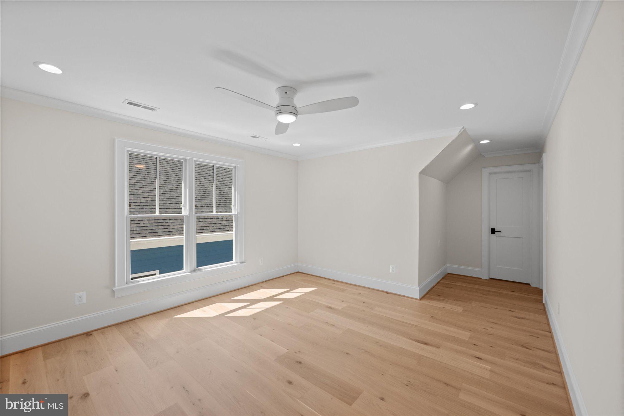 WAVERLY HILLS - Residential