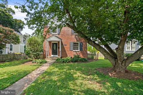 Homes For Sale - 5811 Walton Road<br/> BETHESDA, MD 20817