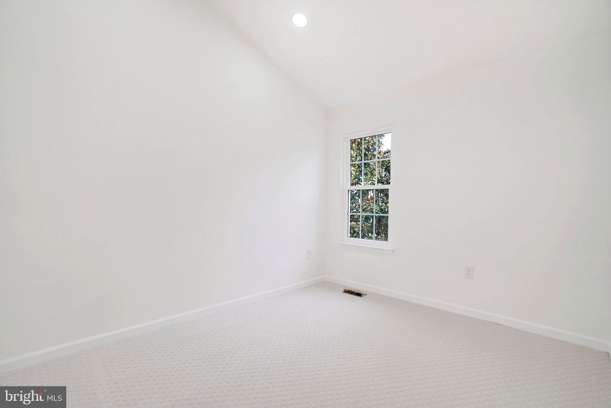 SUNNYSIDE - Residential