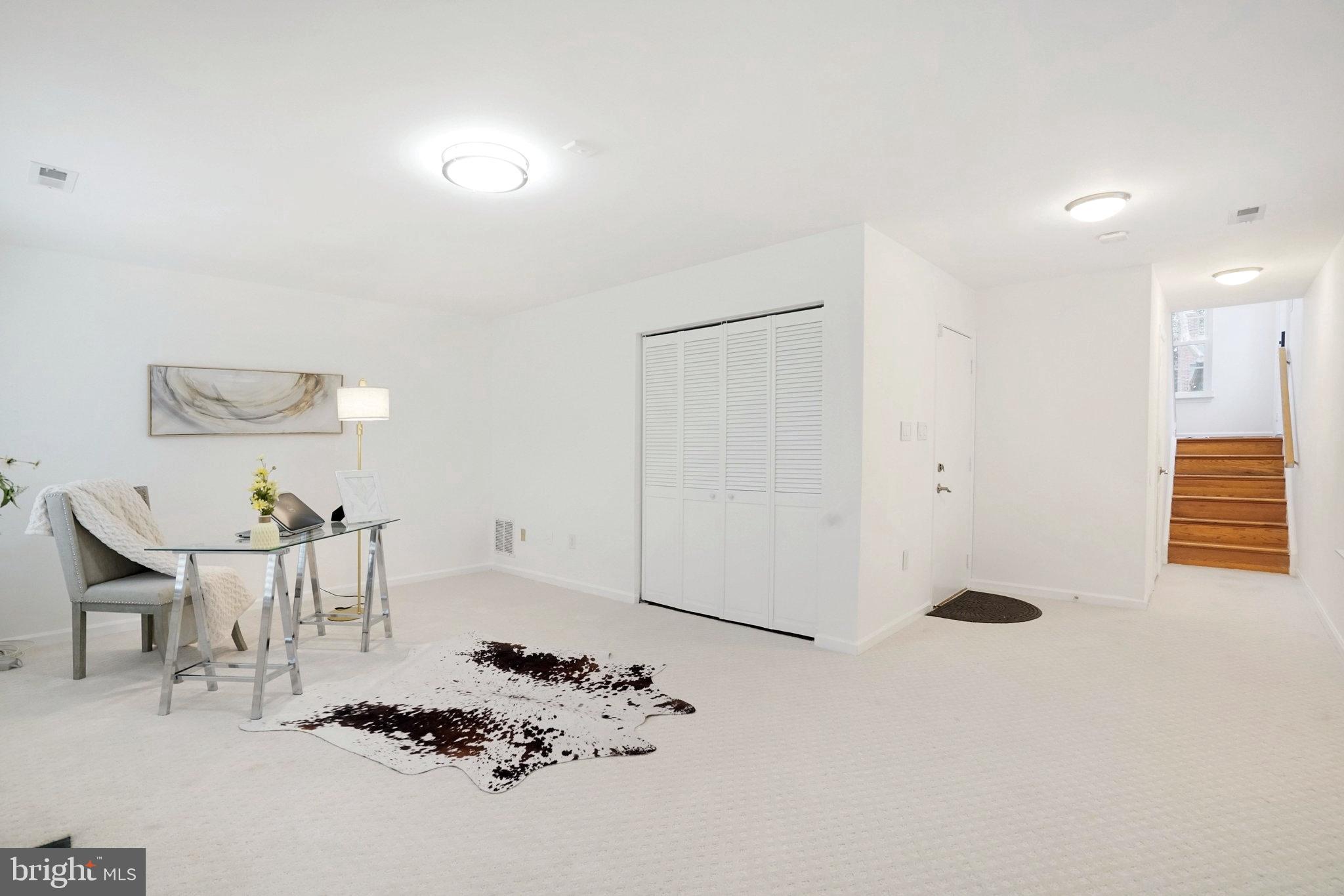 SUNNYSIDE - Residential