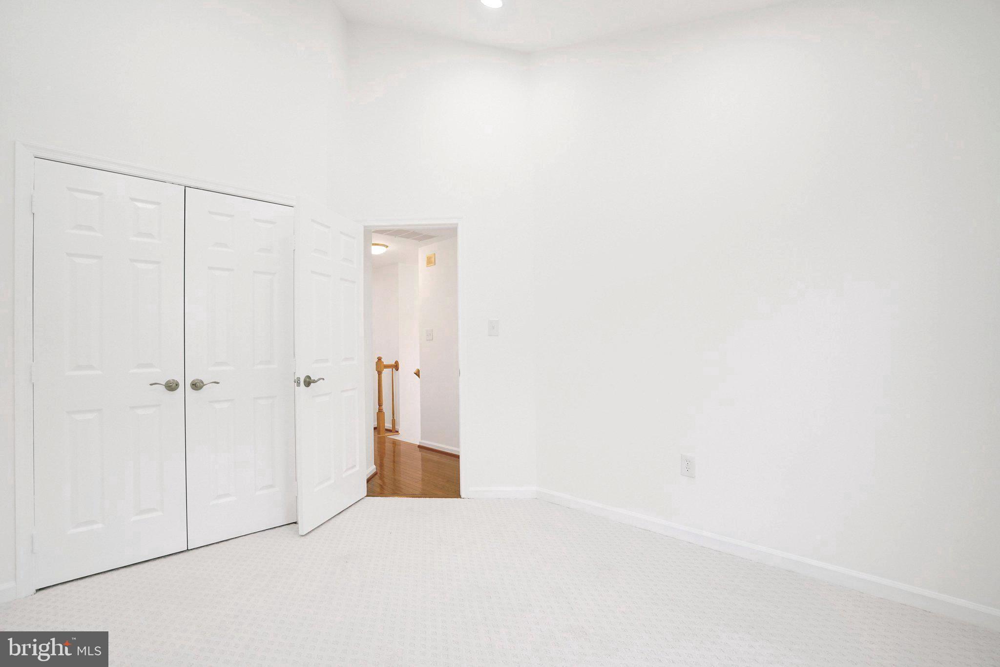 SUNNYSIDE - Residential