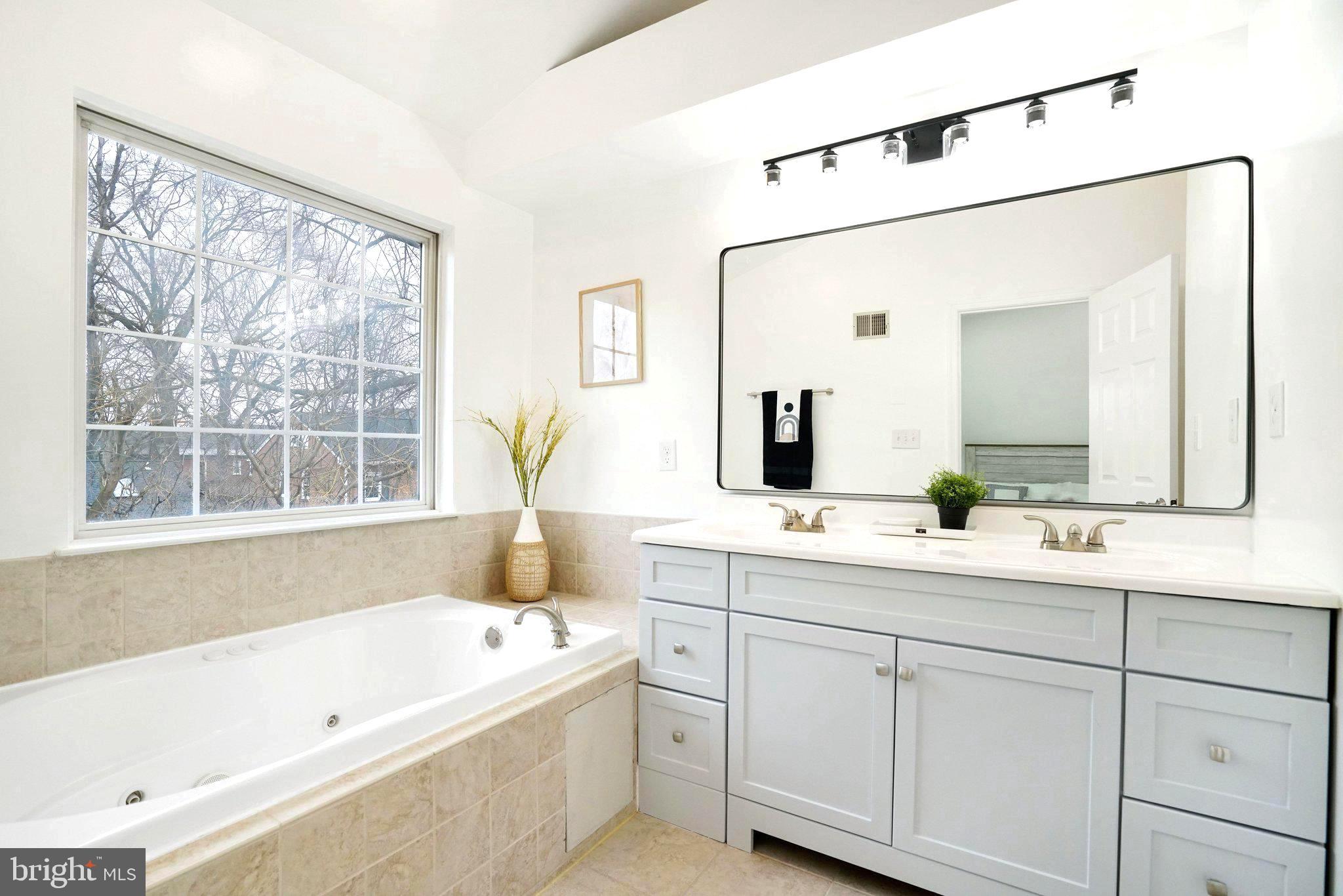 SUNNYSIDE - Residential