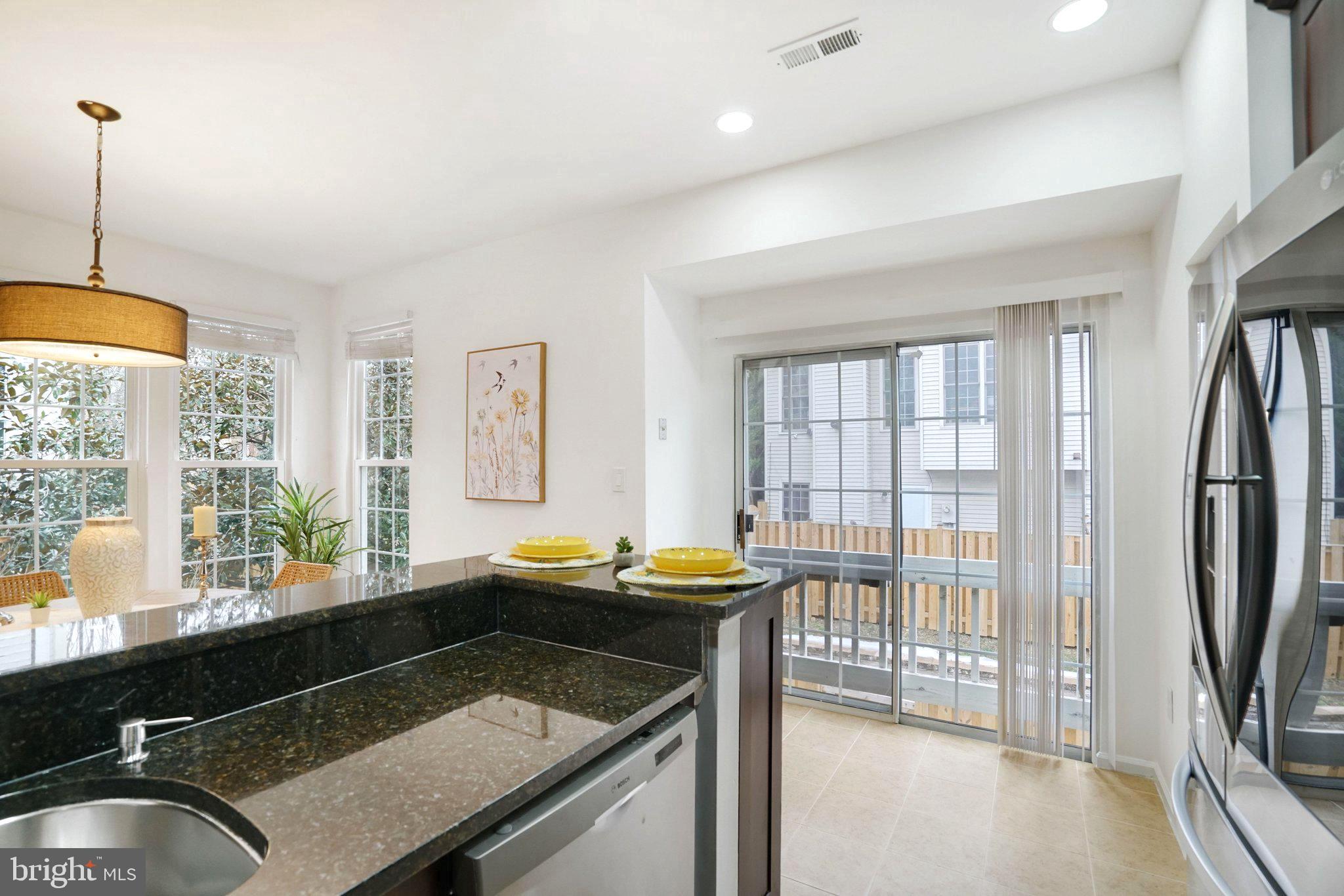 SUNNYSIDE - Residential