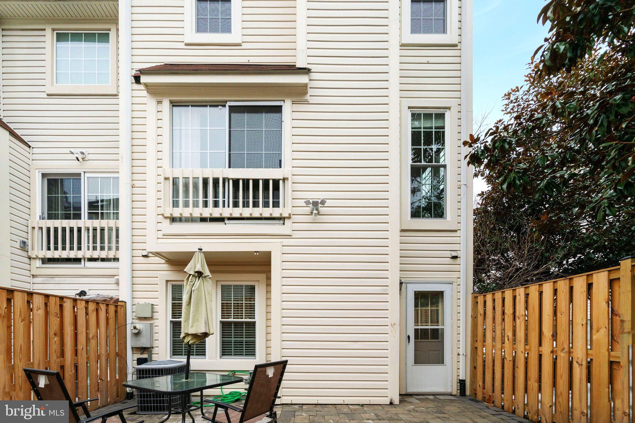 SUNNYSIDE - Residential