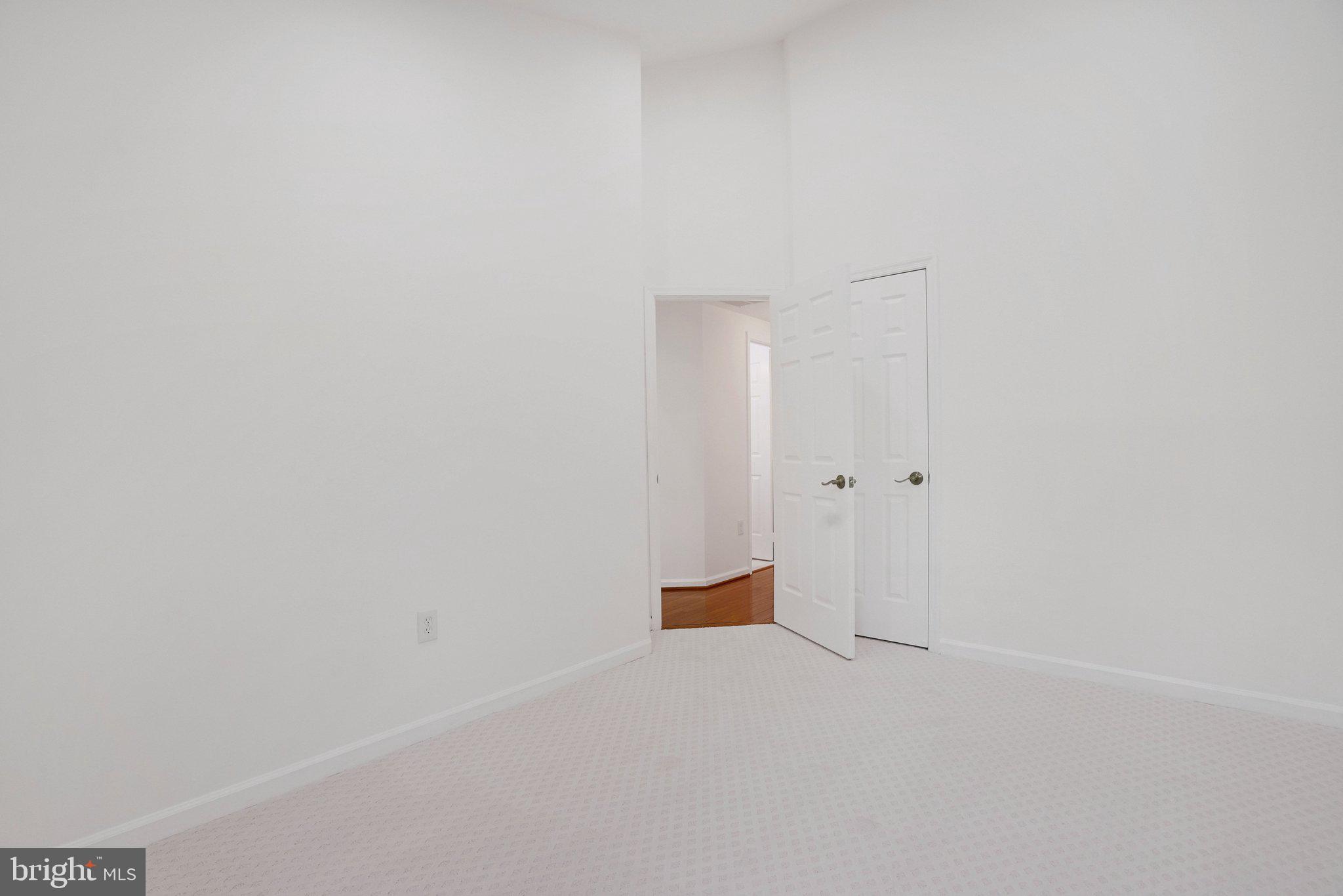 SUNNYSIDE - Residential