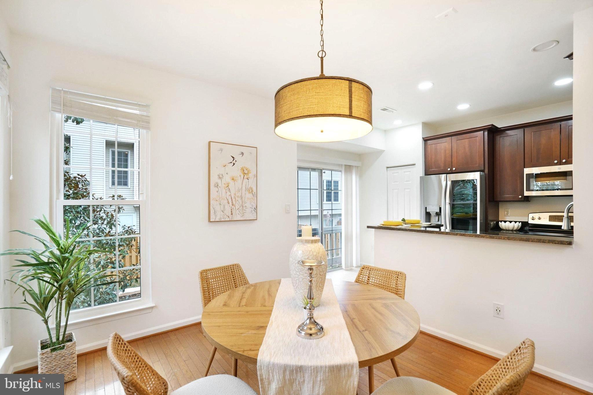 SUNNYSIDE - Residential