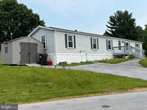 818 WISTERIA DRIVE EPHRATA PA 17522