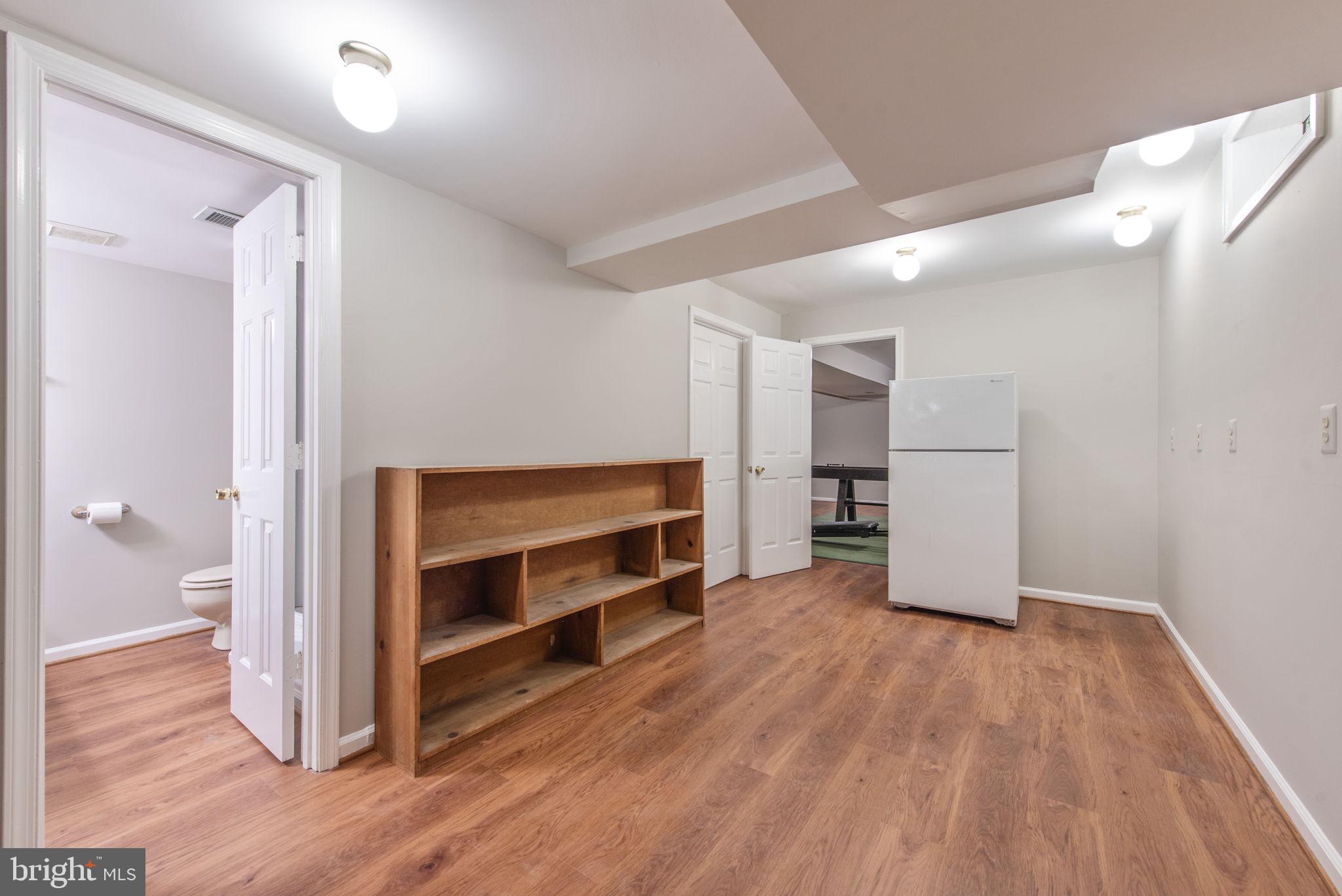 STRATFORD GLEN - Residential Lease