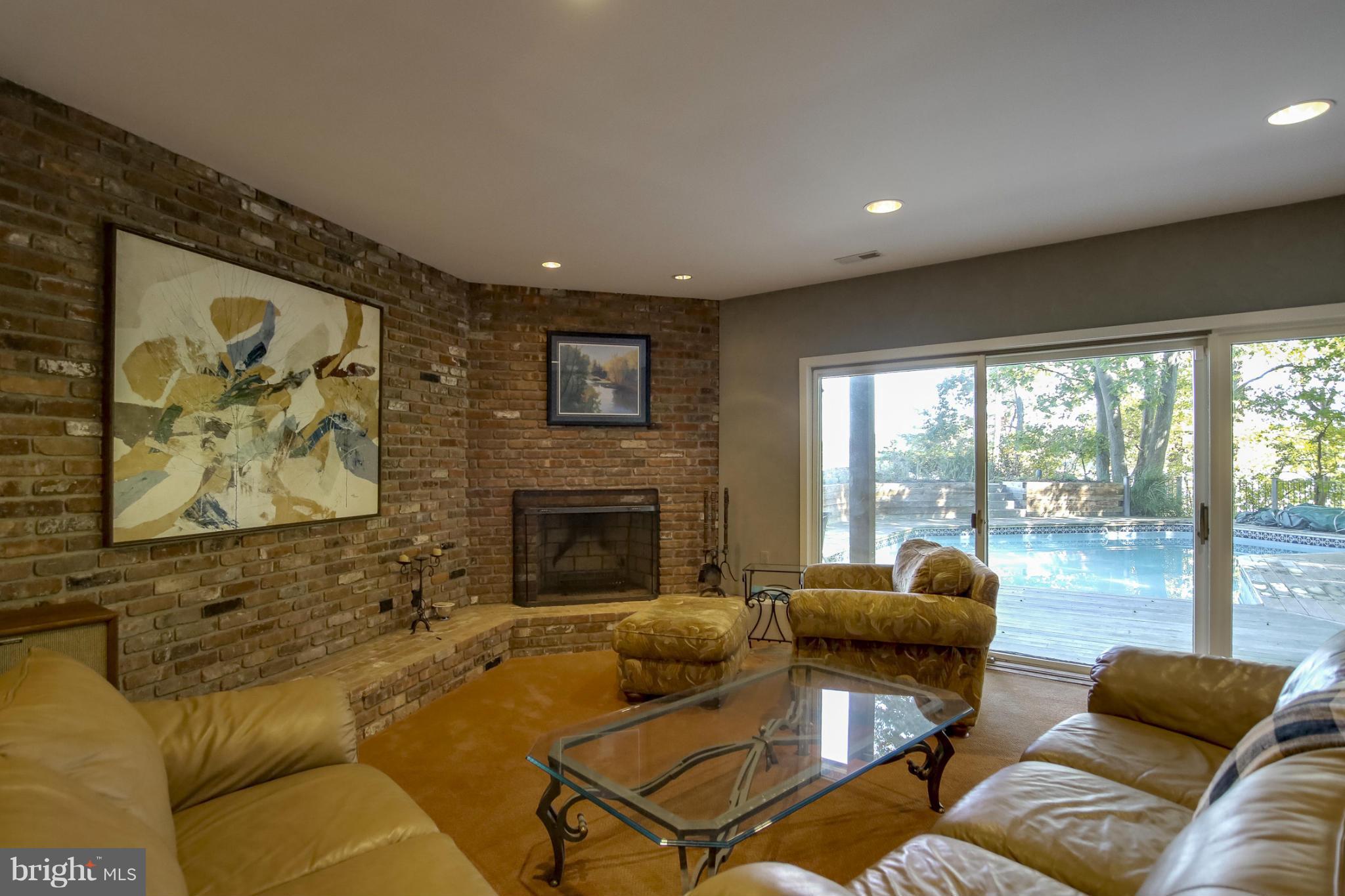 THE DOWNS - Residential