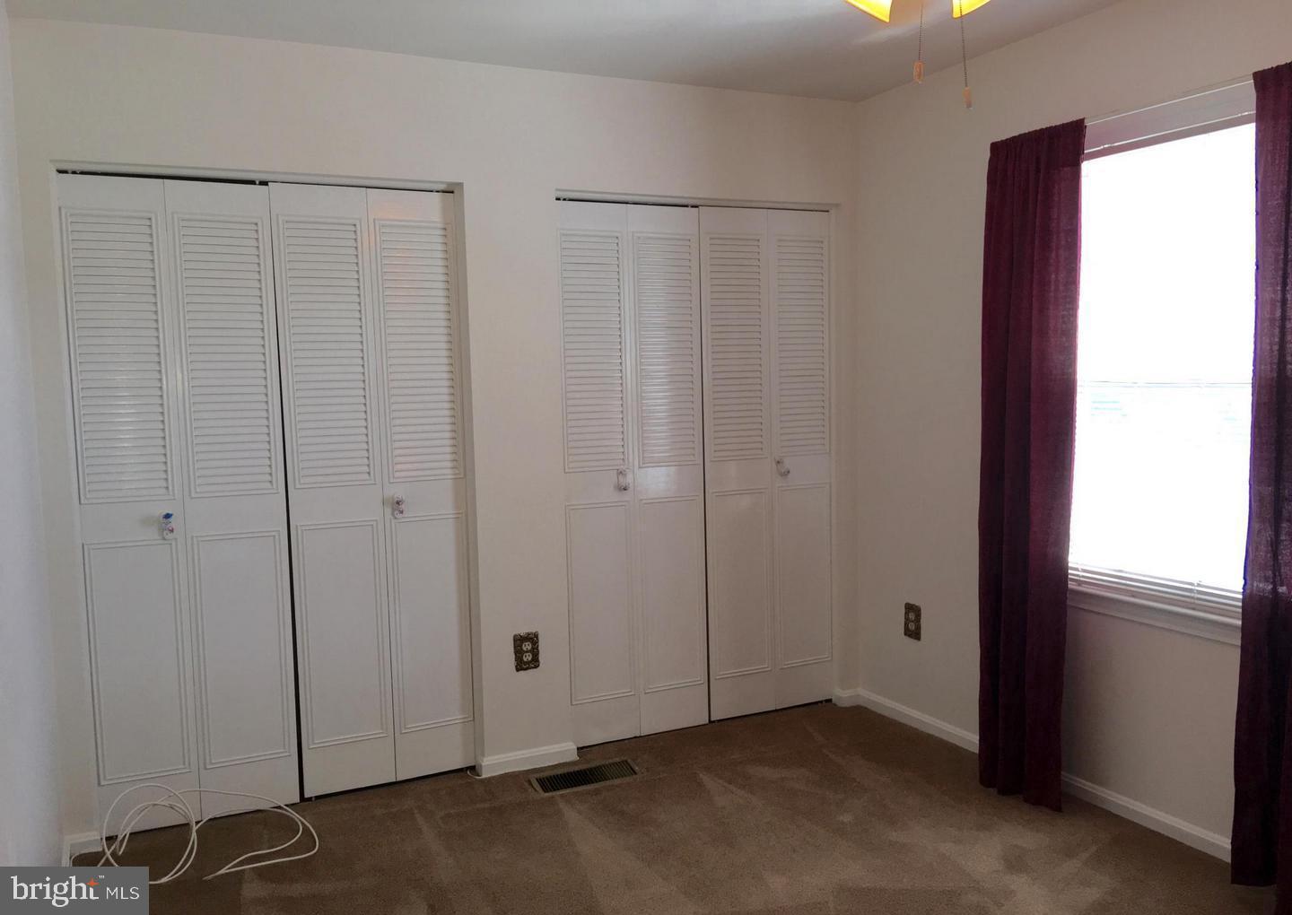 WILLIAMSBURG SQUARE - Residential Lease