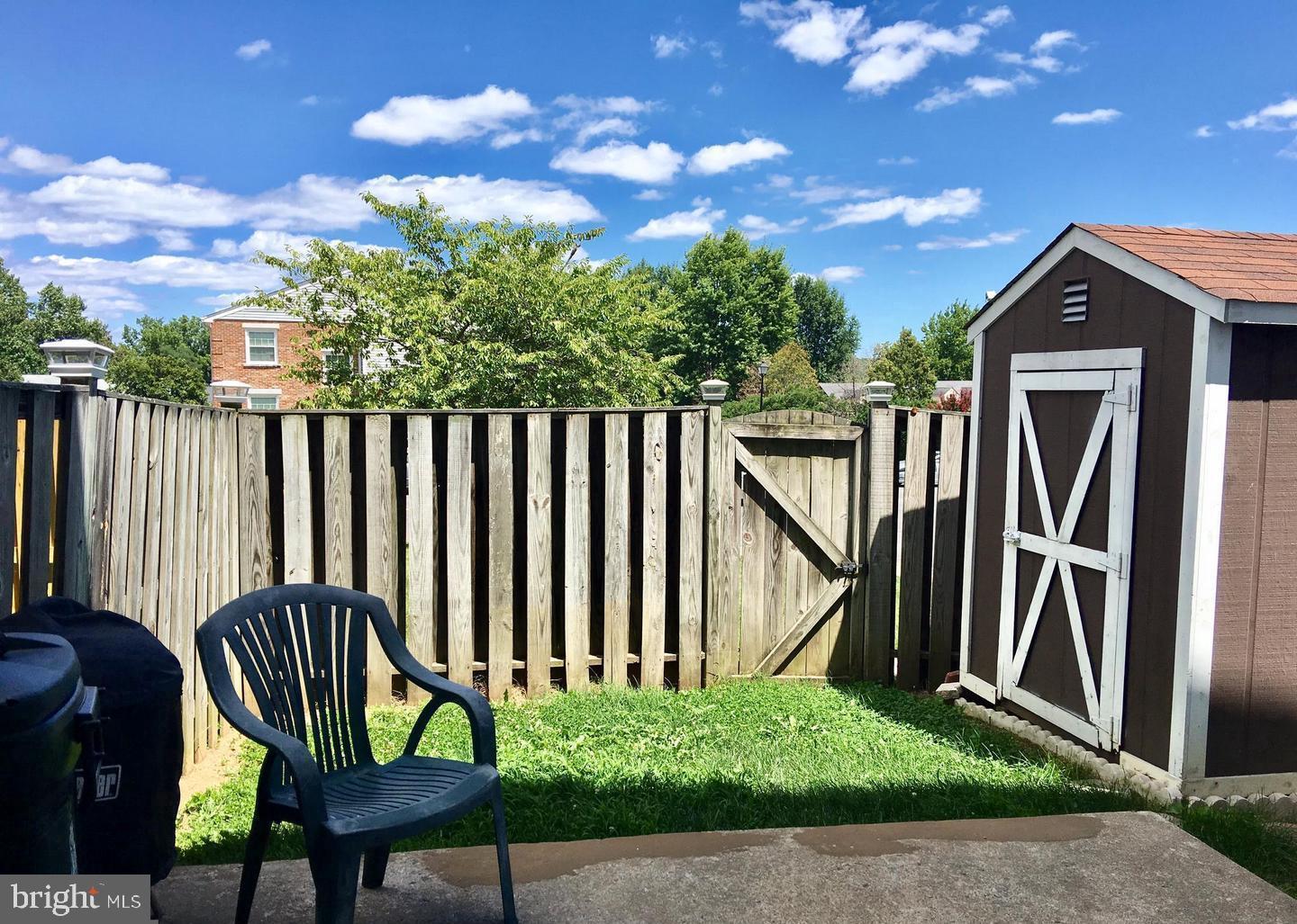 WILLIAMSBURG SQUARE - Residential Lease