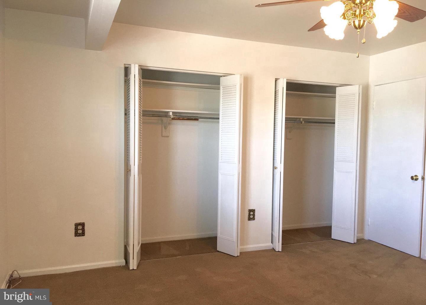 WILLIAMSBURG SQUARE - Residential Lease