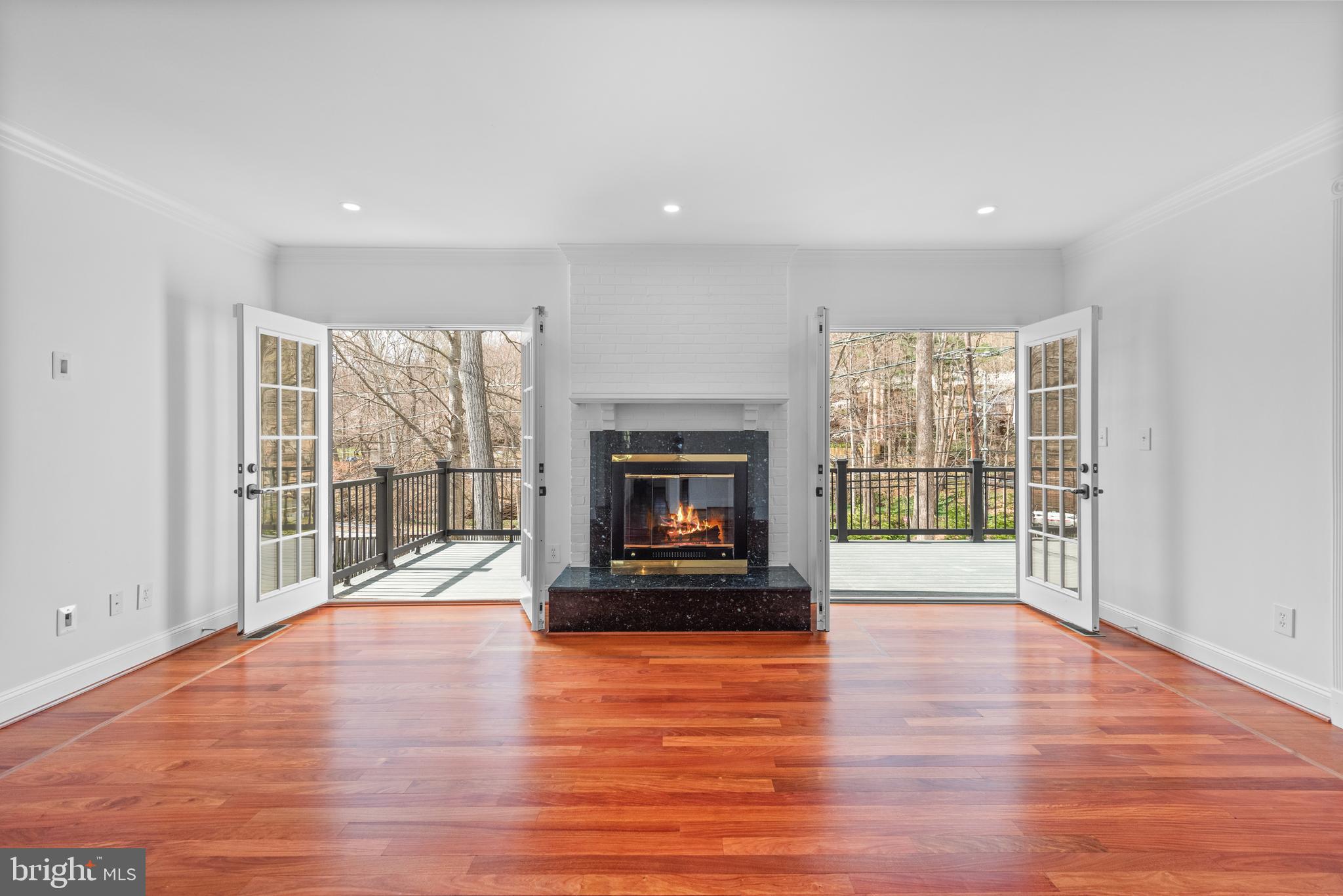 WOODACRES - Residential