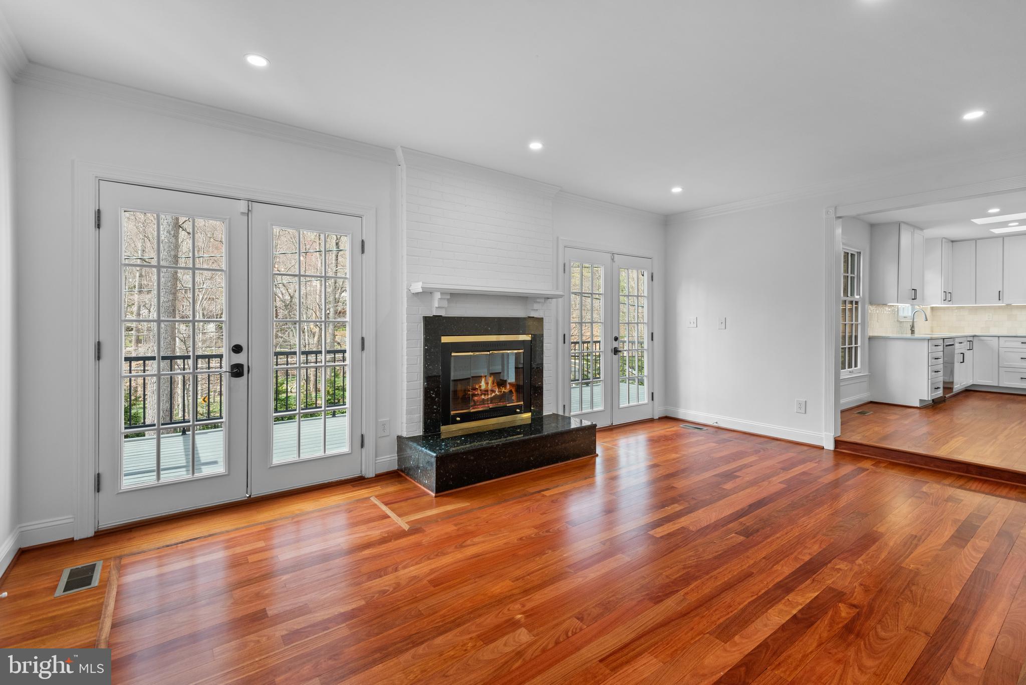 WOODACRES - Residential