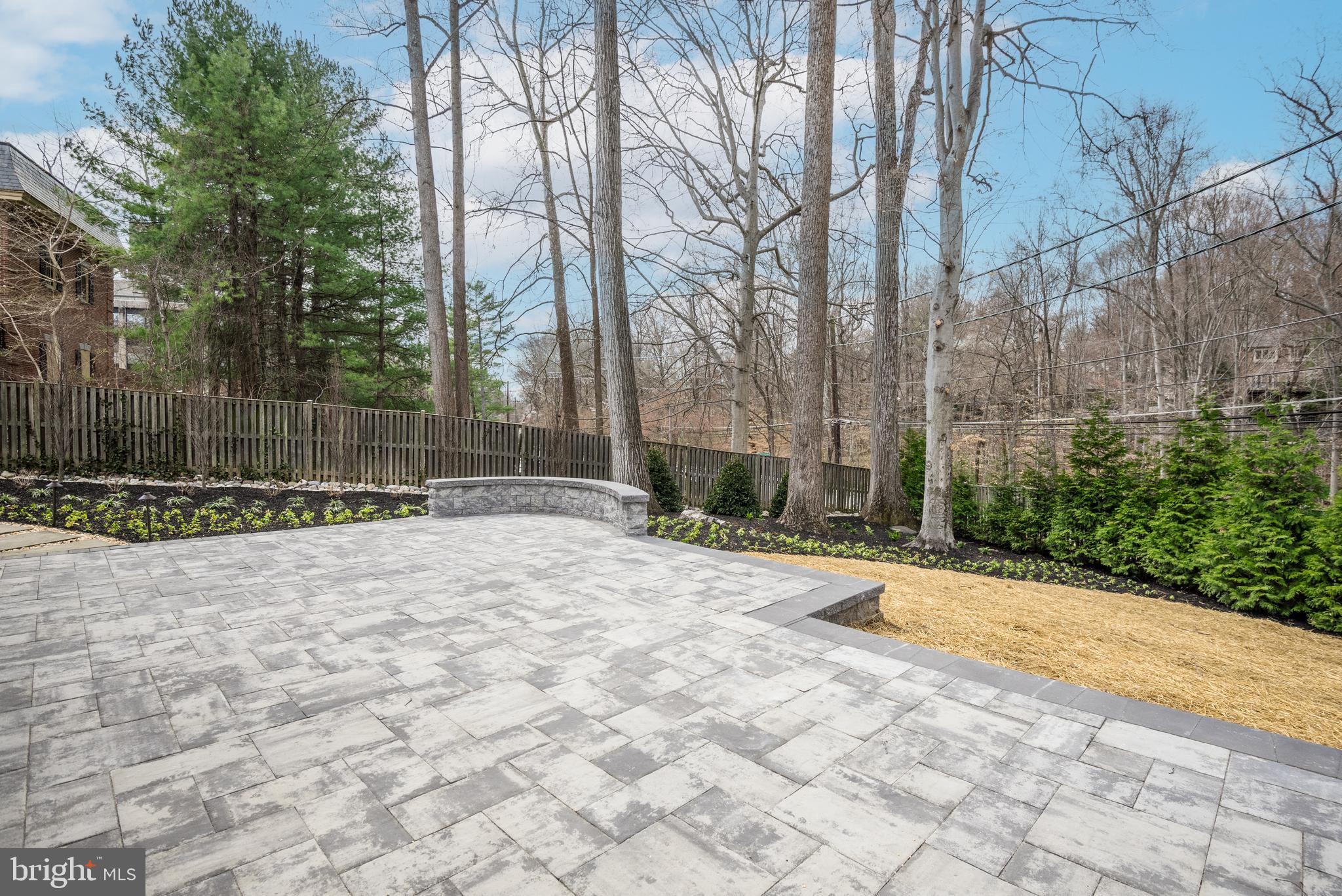 WOODACRES - Residential