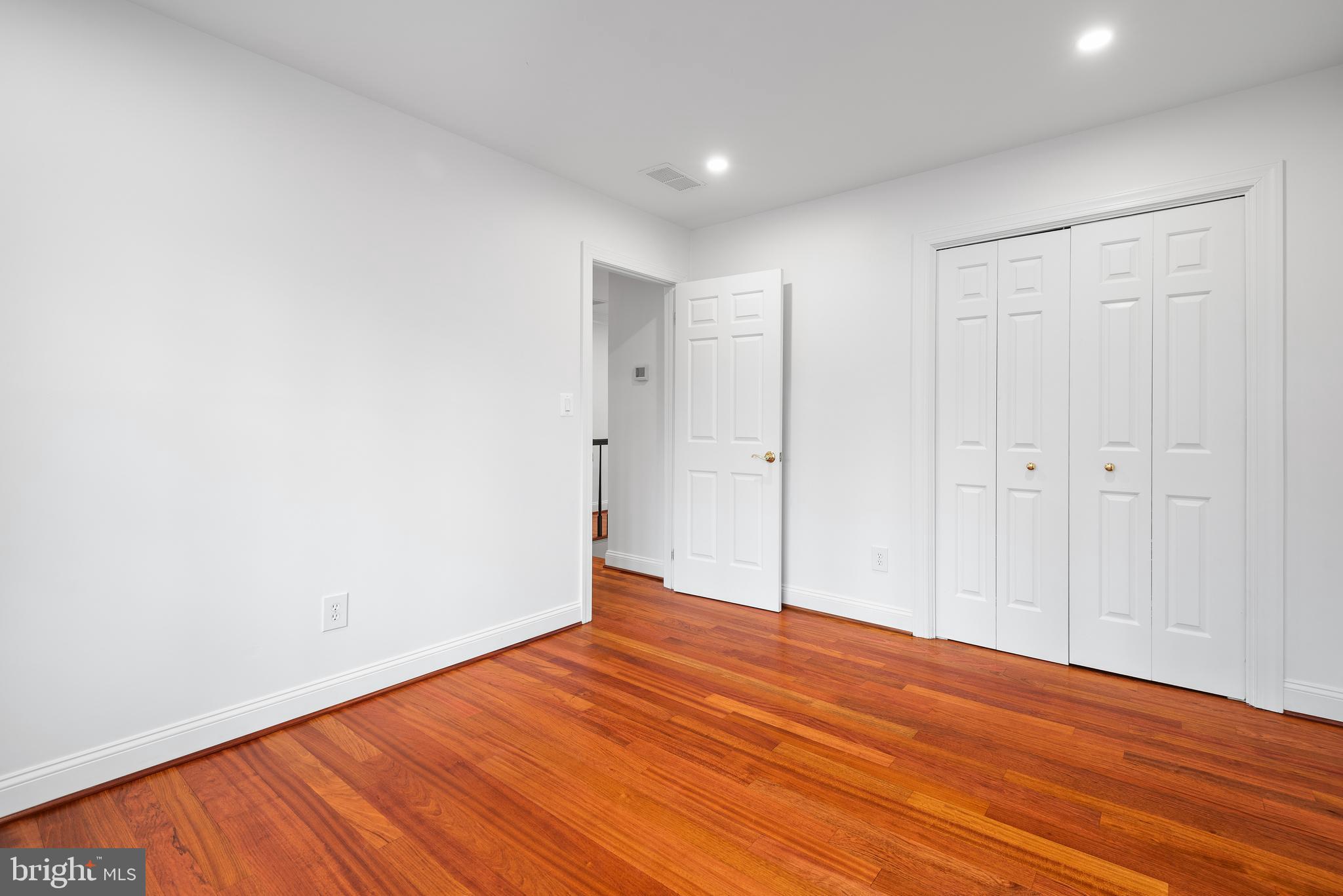 WOODACRES - Residential