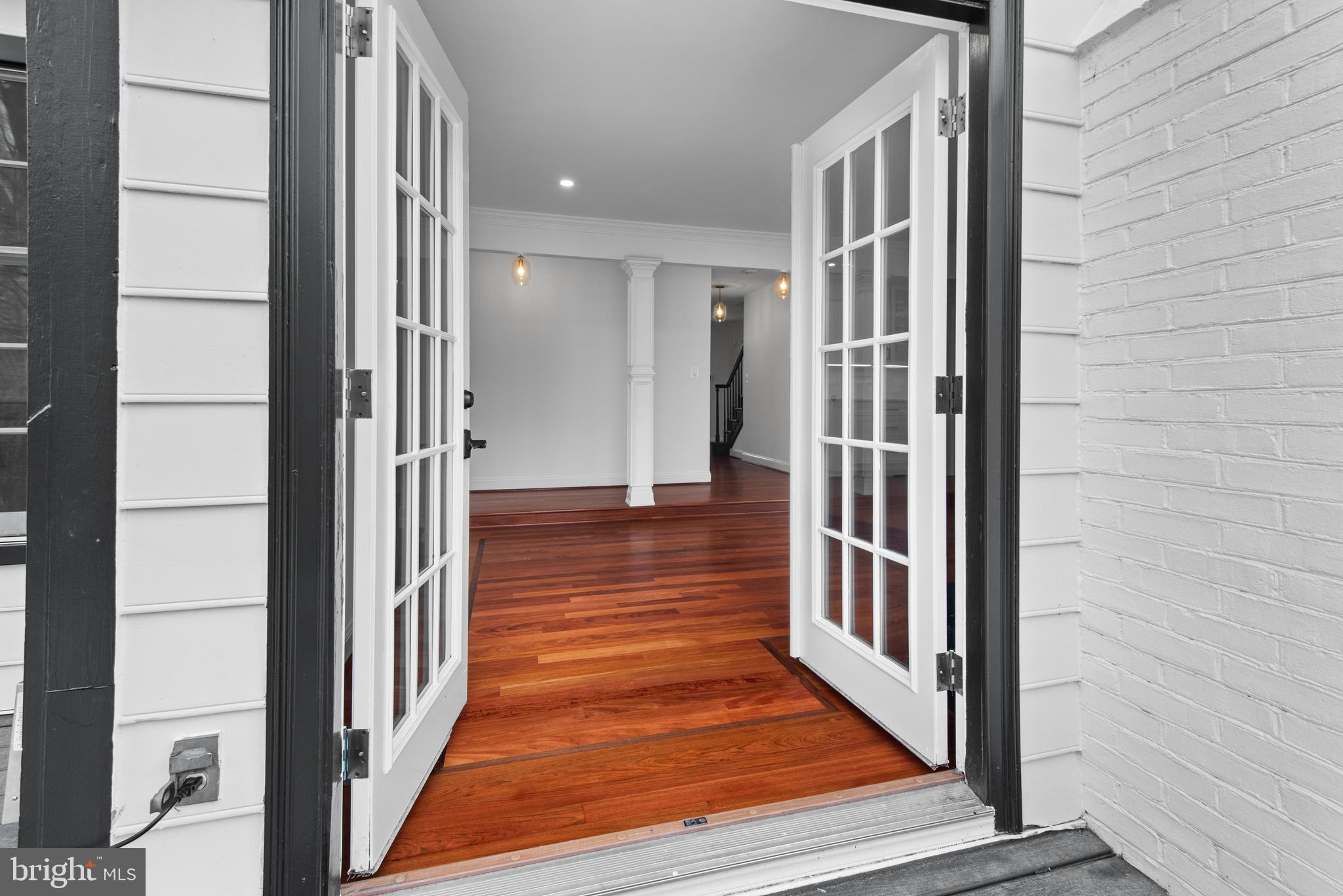 WOODACRES - Residential