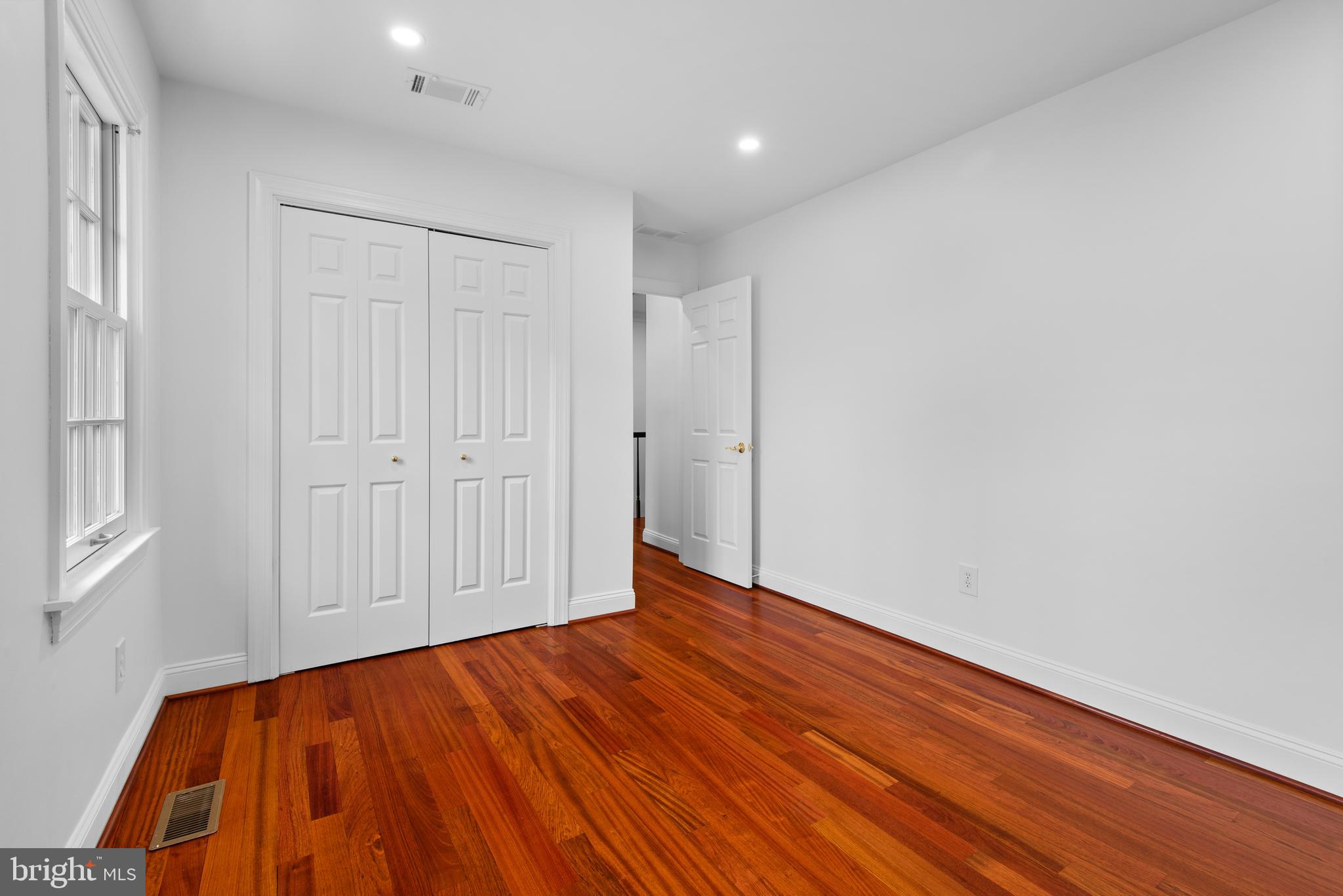 WOODACRES - Residential