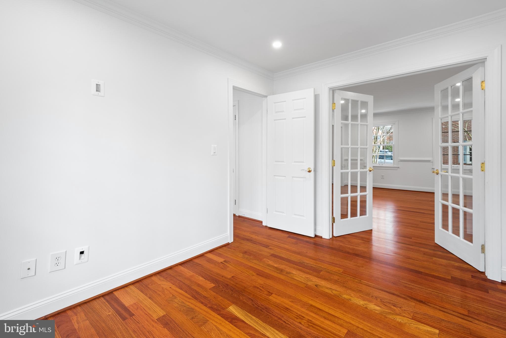 WOODACRES - Residential