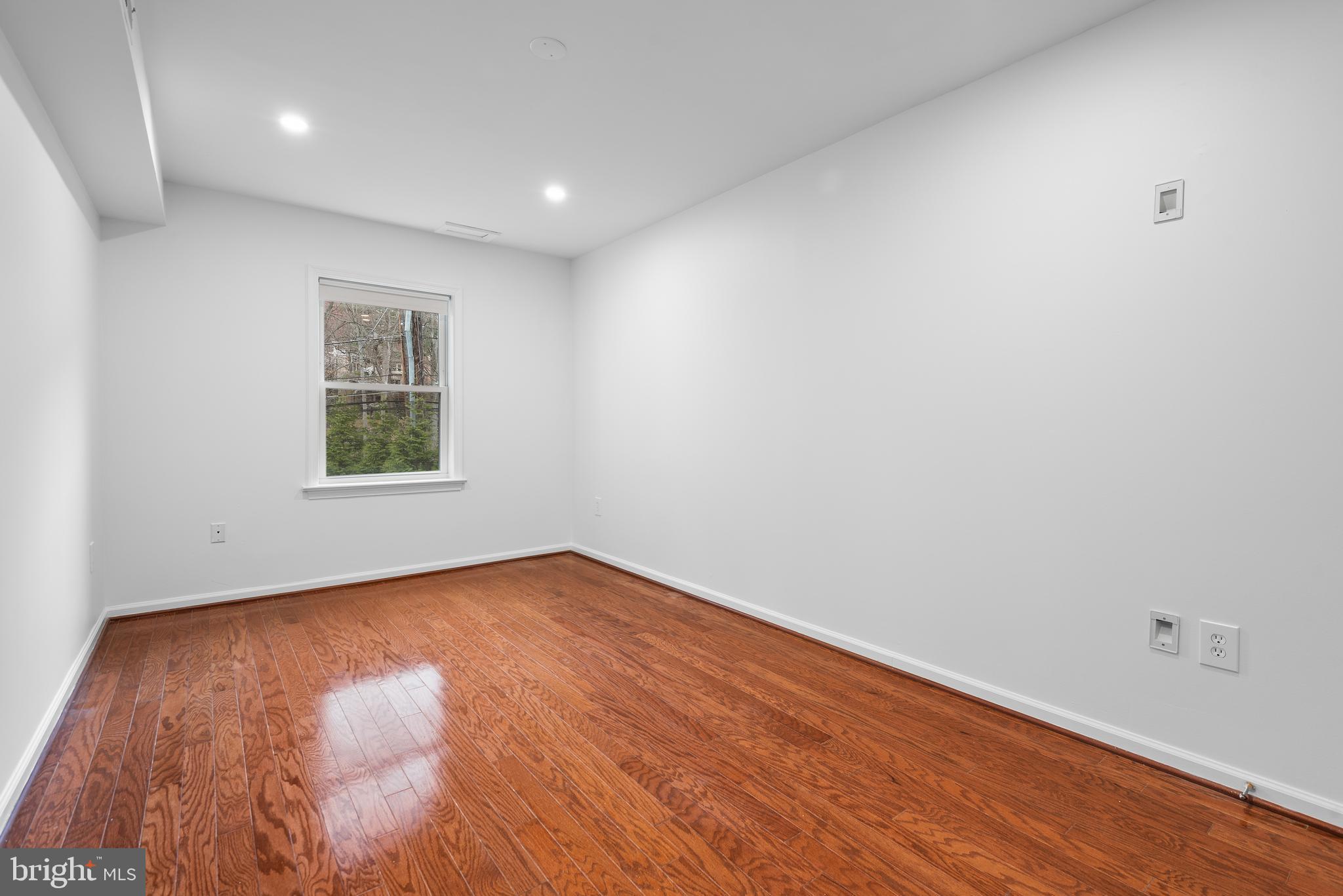 WOODACRES - Residential