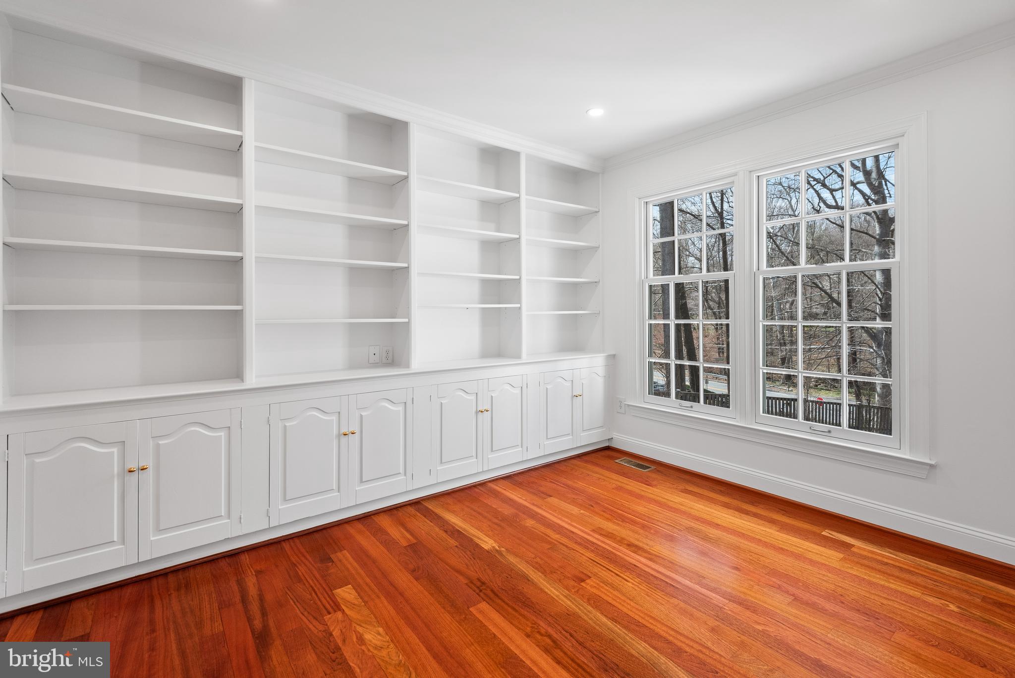 WOODACRES - Residential