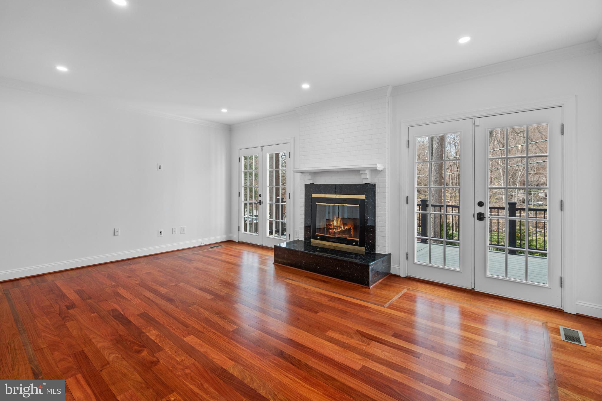 WOODACRES - Residential