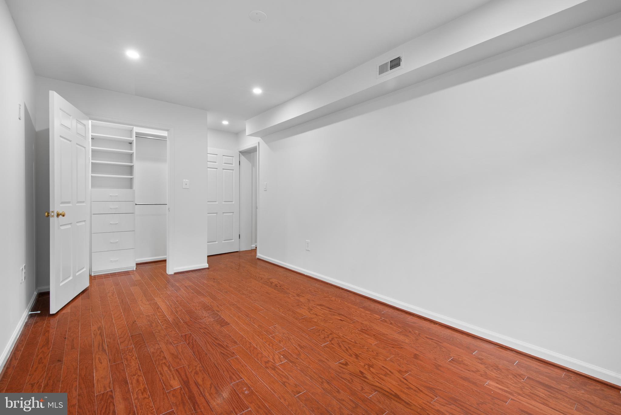 WOODACRES - Residential