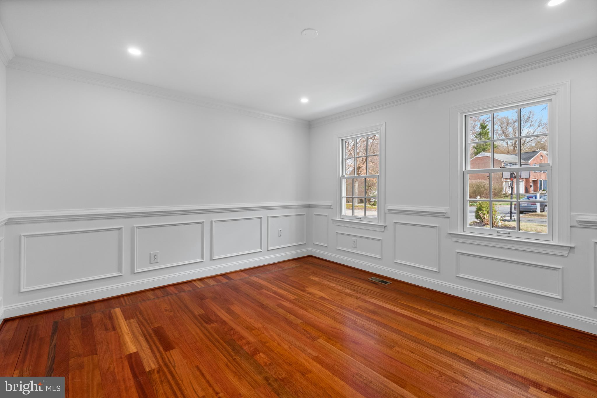 WOODACRES - Residential