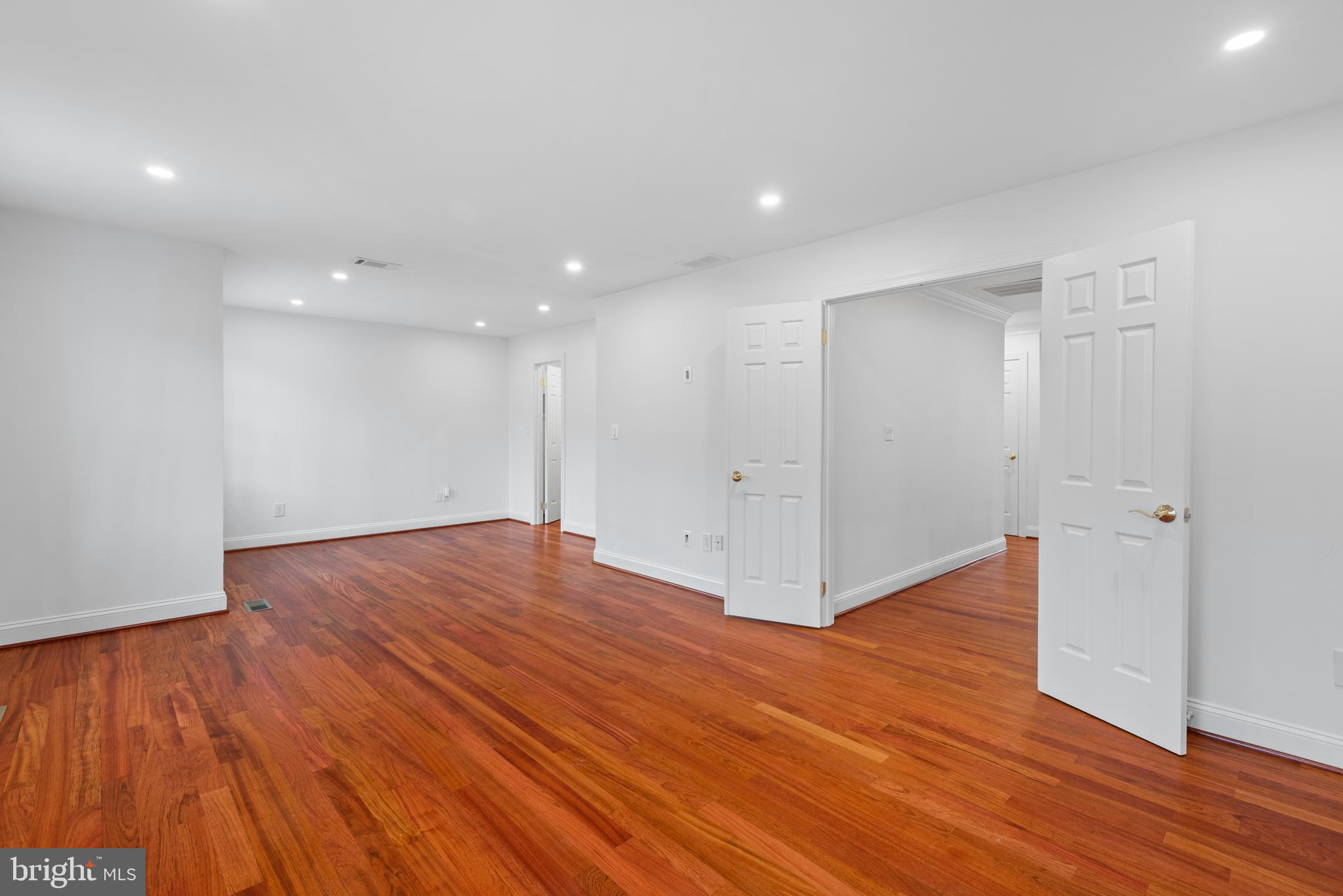 WOODACRES - Residential