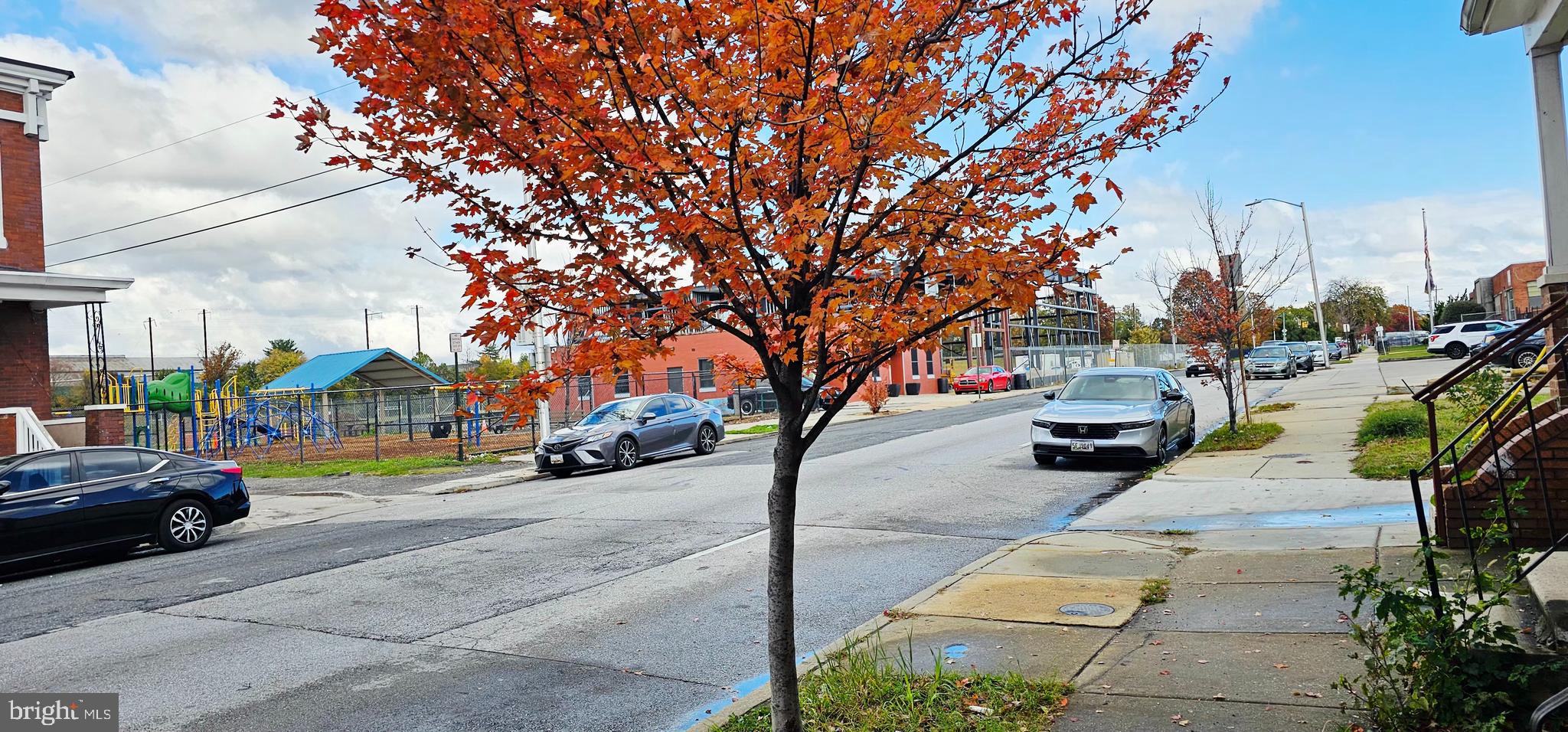 2925 E MADISON STREET