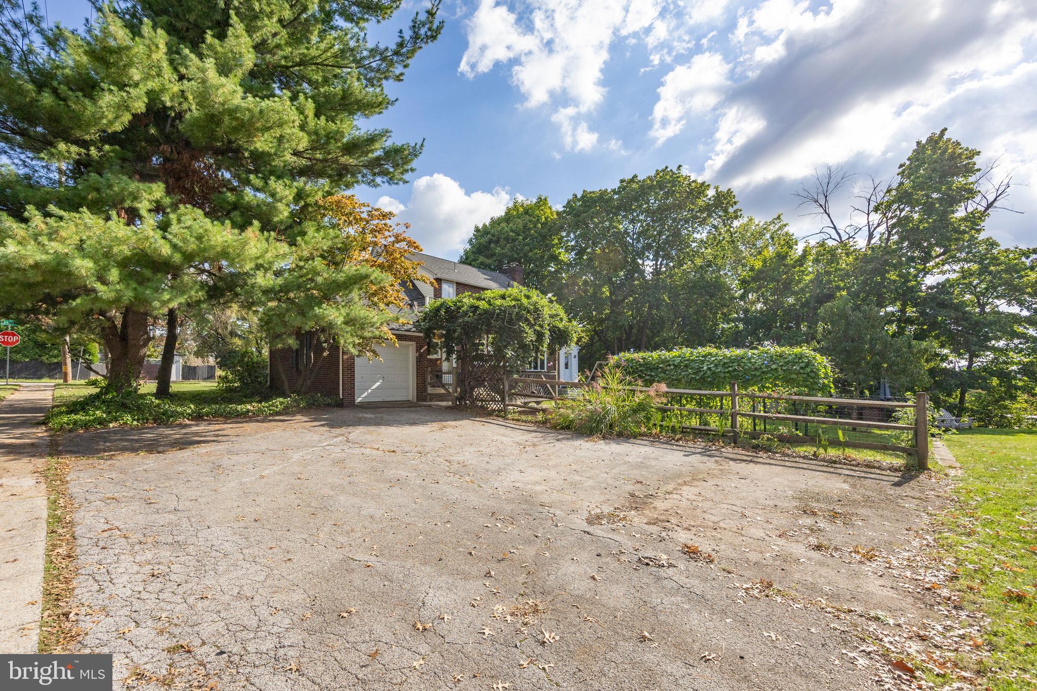 ROSEDALE - Residential