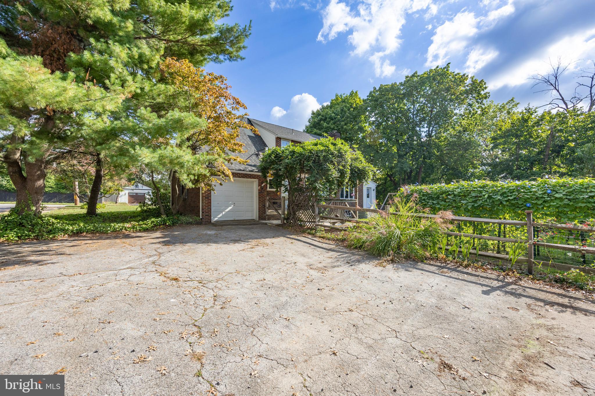 ROSEDALE - Residential