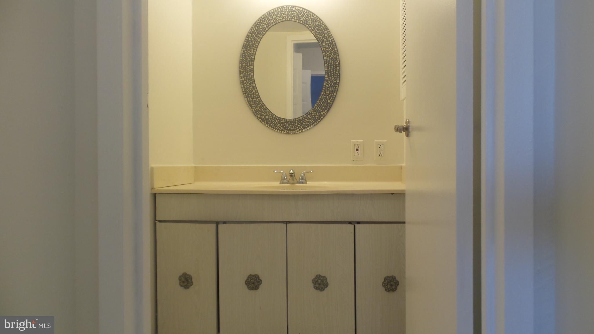 RIDGELY TOWSON CENTER - Residential Lease