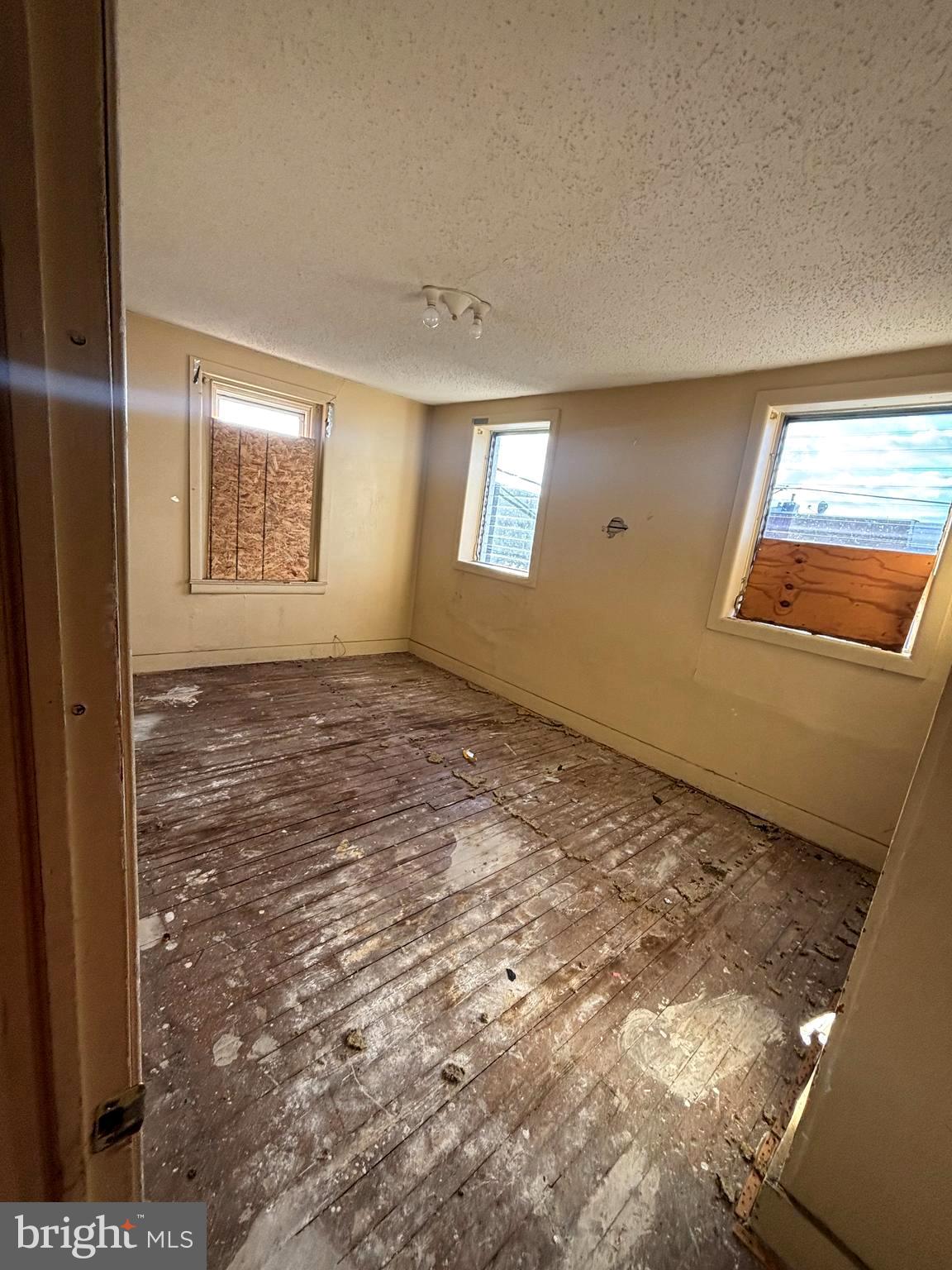 KENSINGTON - Residential