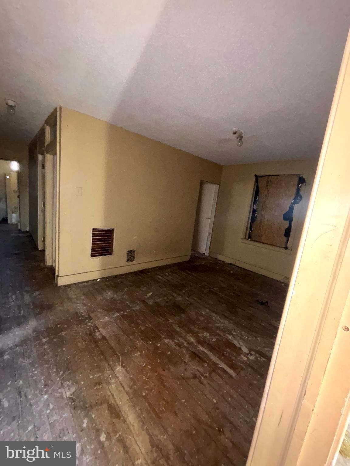 KENSINGTON - Residential