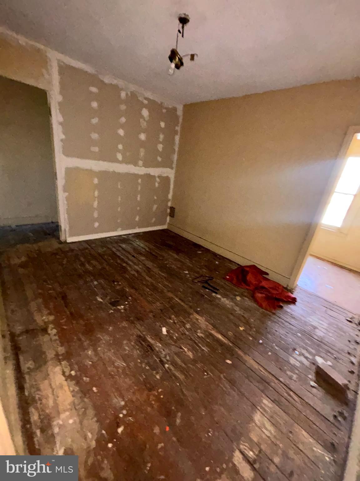 KENSINGTON - Residential