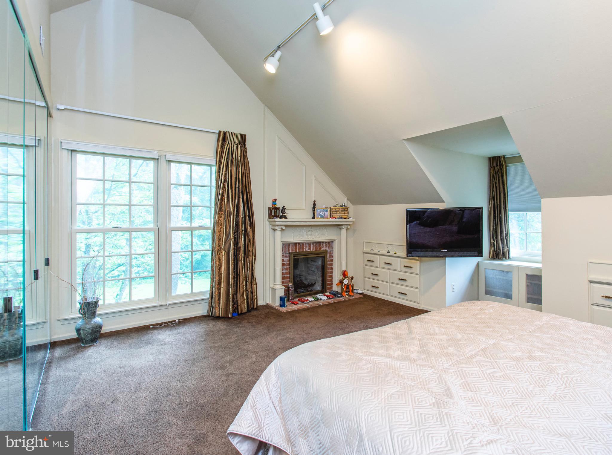 BRYN MAWR - Residential