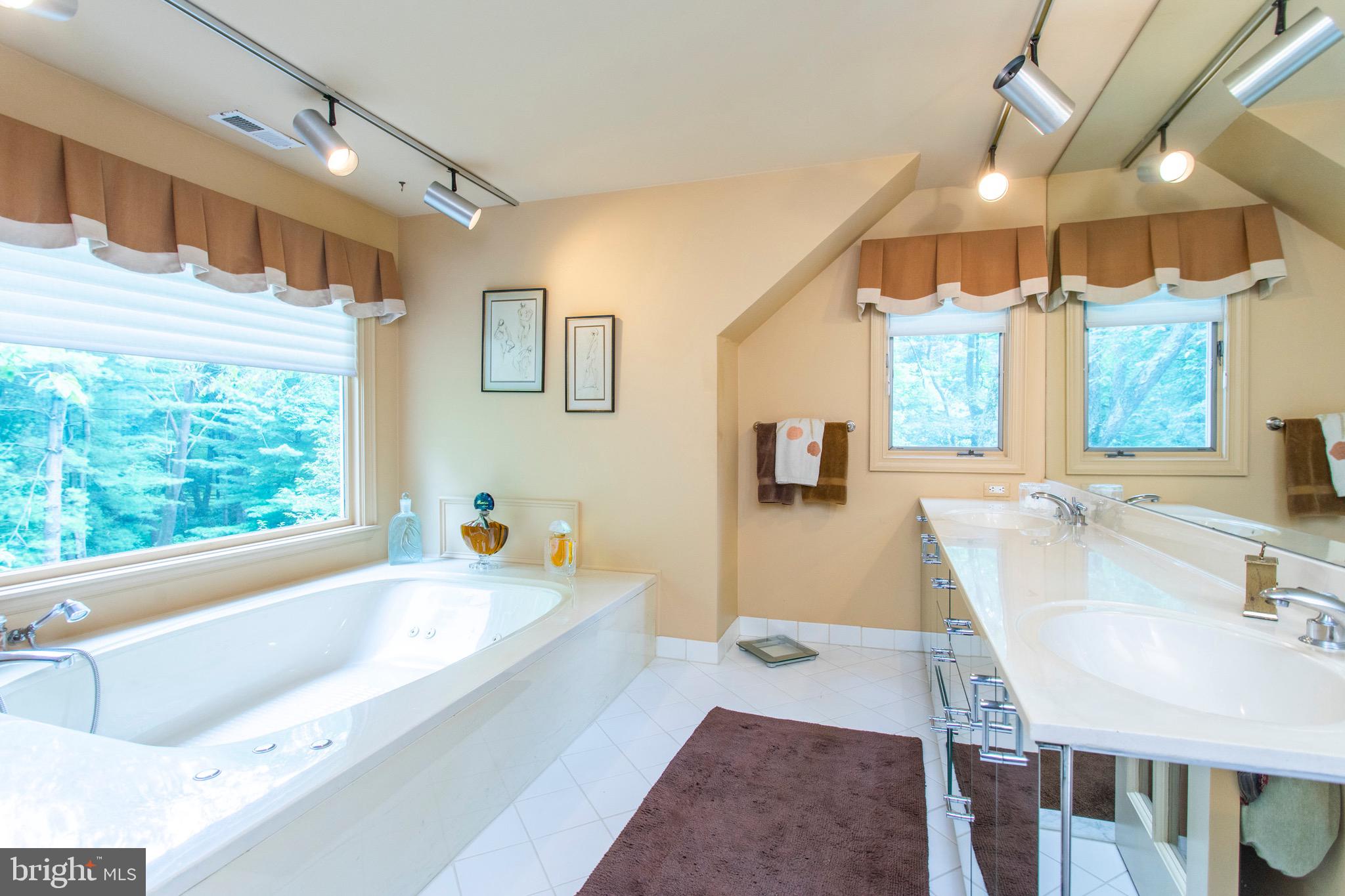 BRYN MAWR - Residential