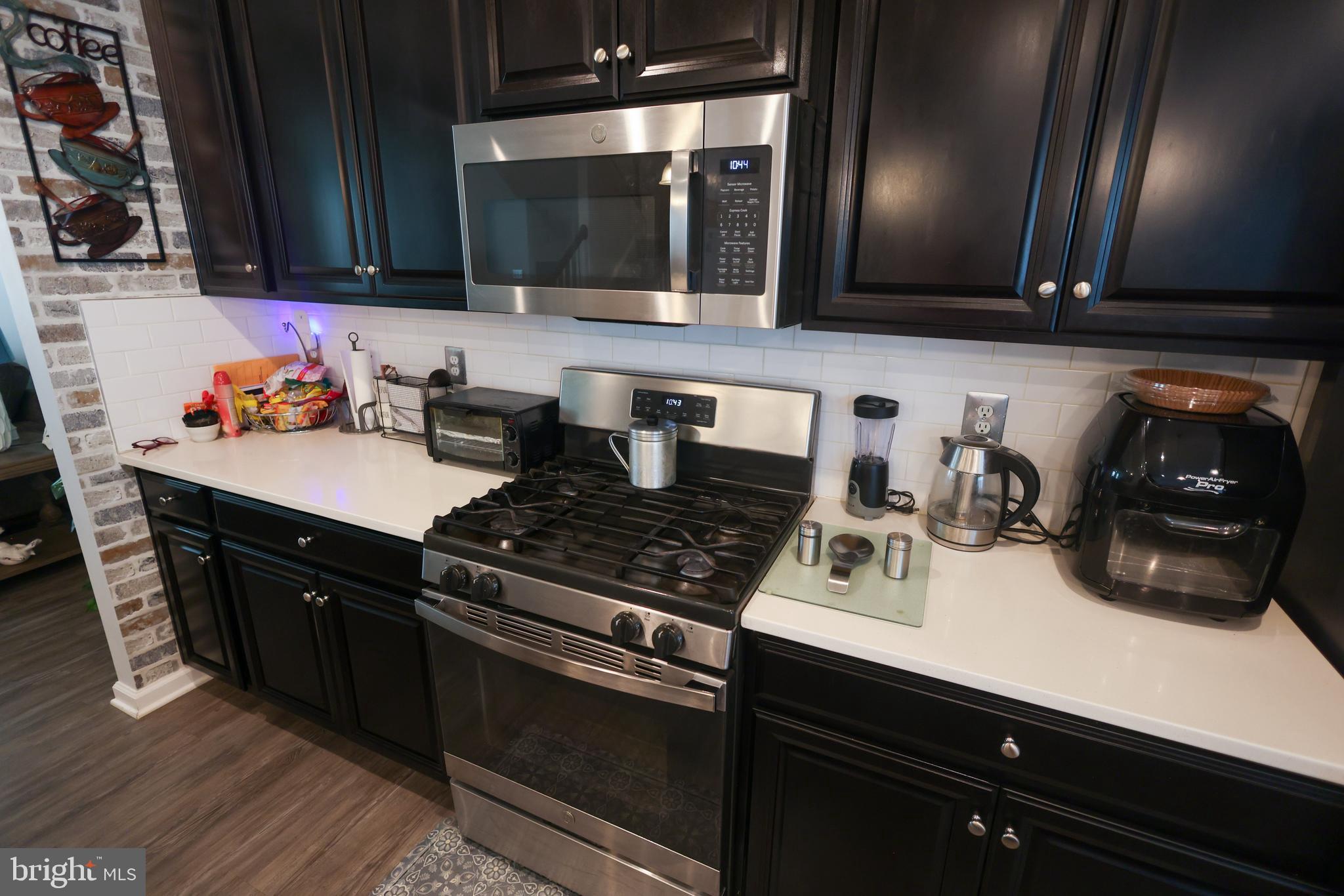 WESTCHESTER SQUARE - Residential