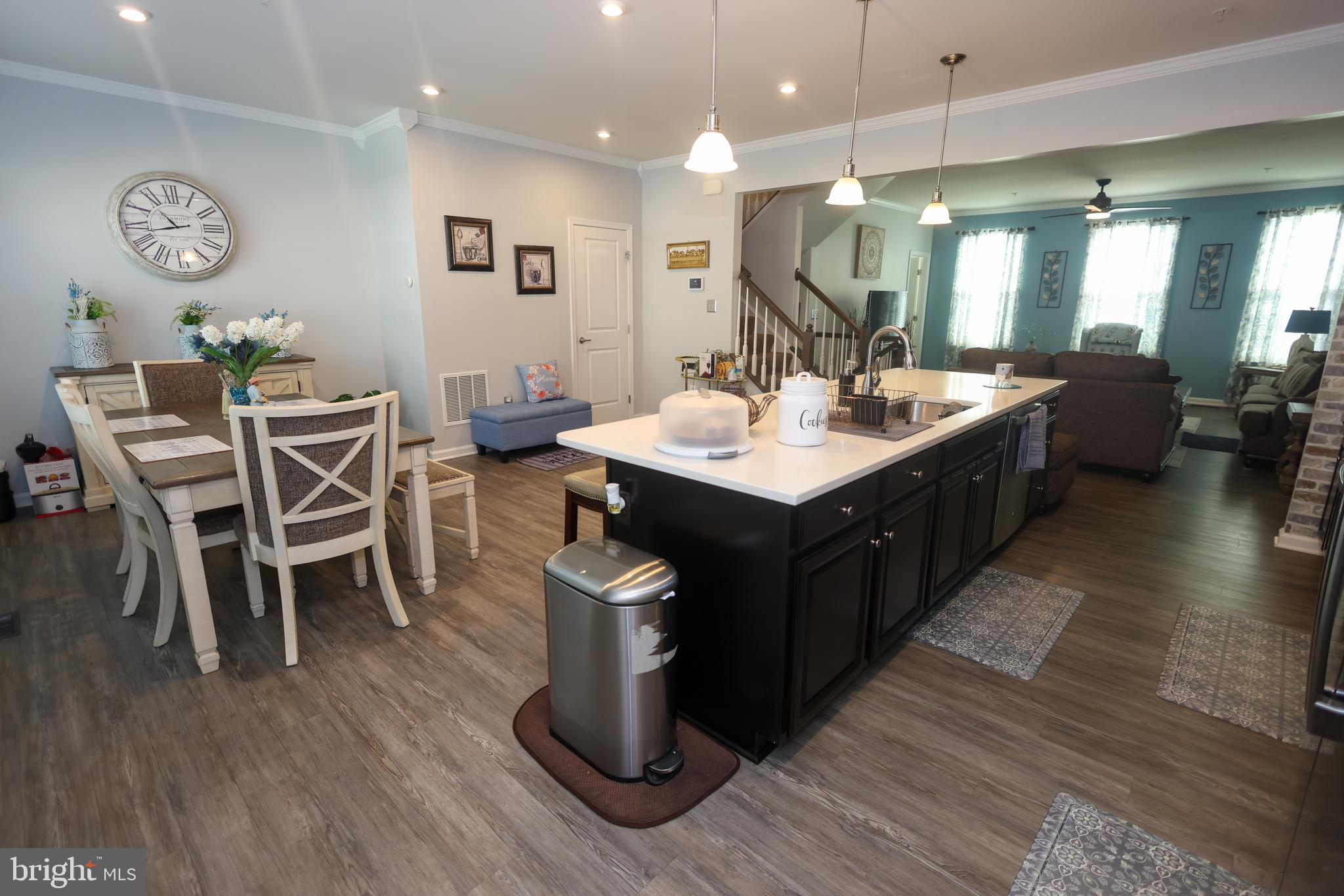 WESTCHESTER SQUARE - Residential